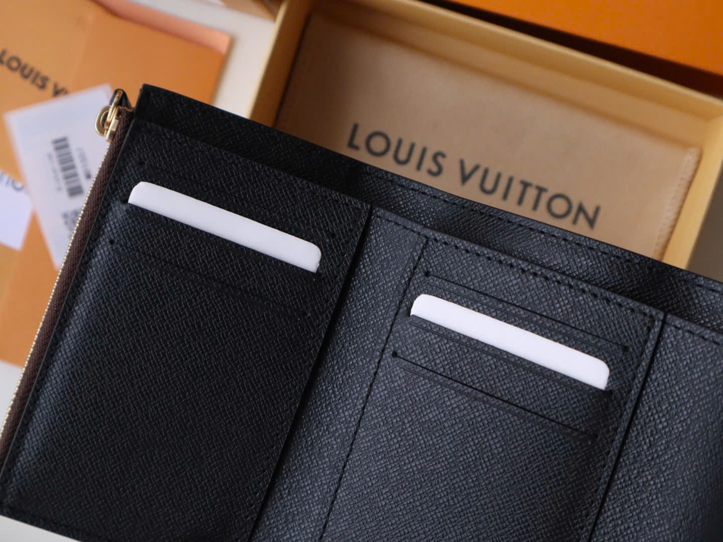 VÍ GẬP LOUIS VUITTON LV MONOGRAM REVERSE VICTORINE