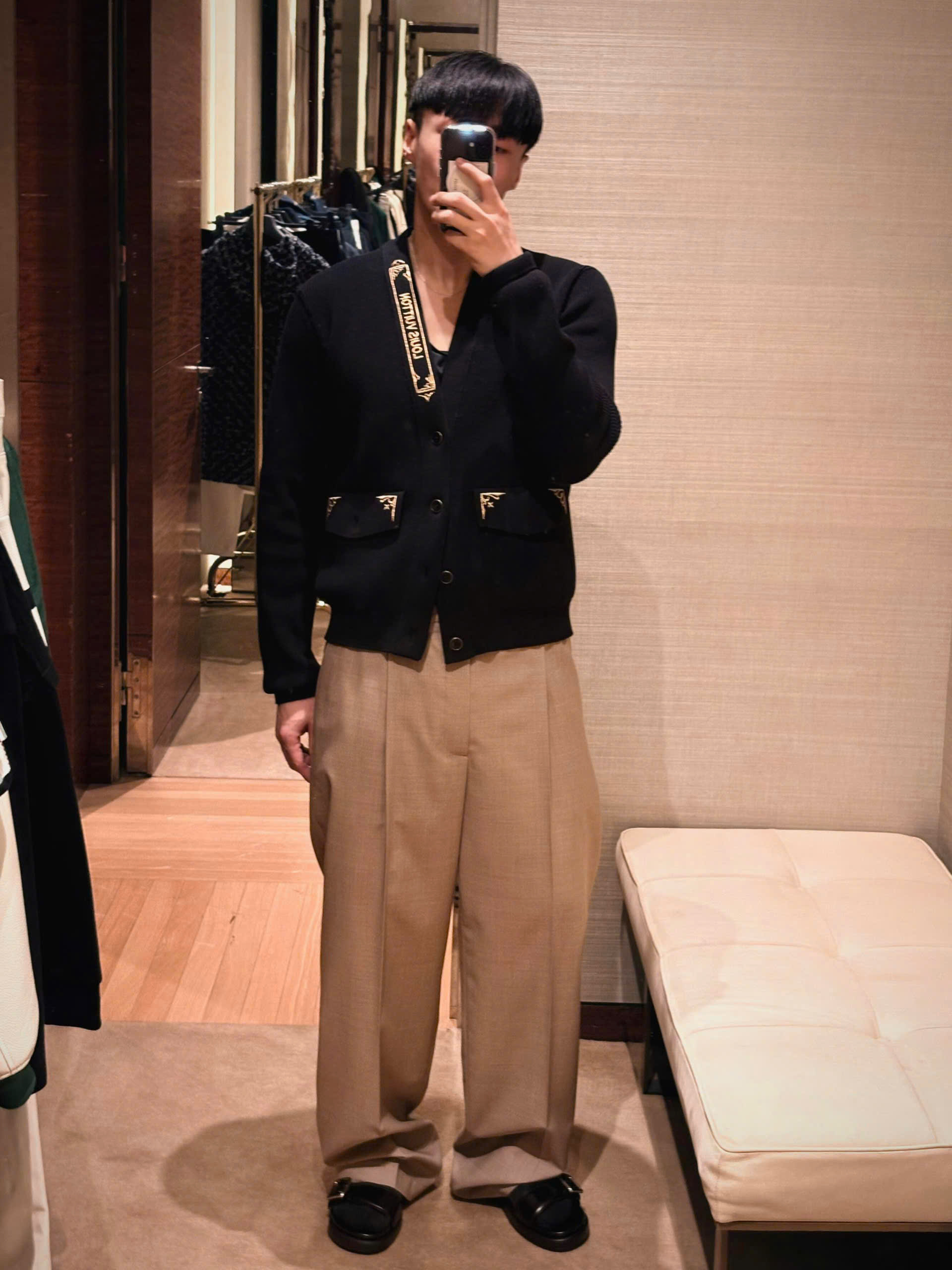 ÁO CARDIGAN LOUIS VUITTON SIGNATURE (BLACK)