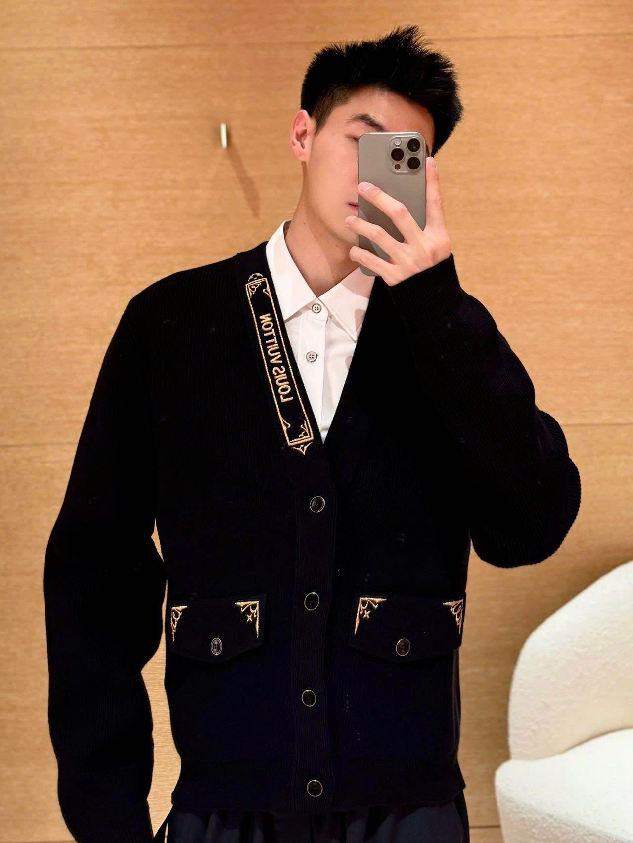ÁO CARDIGAN LOUIS VUITTON SIGNATURE (BLACK)