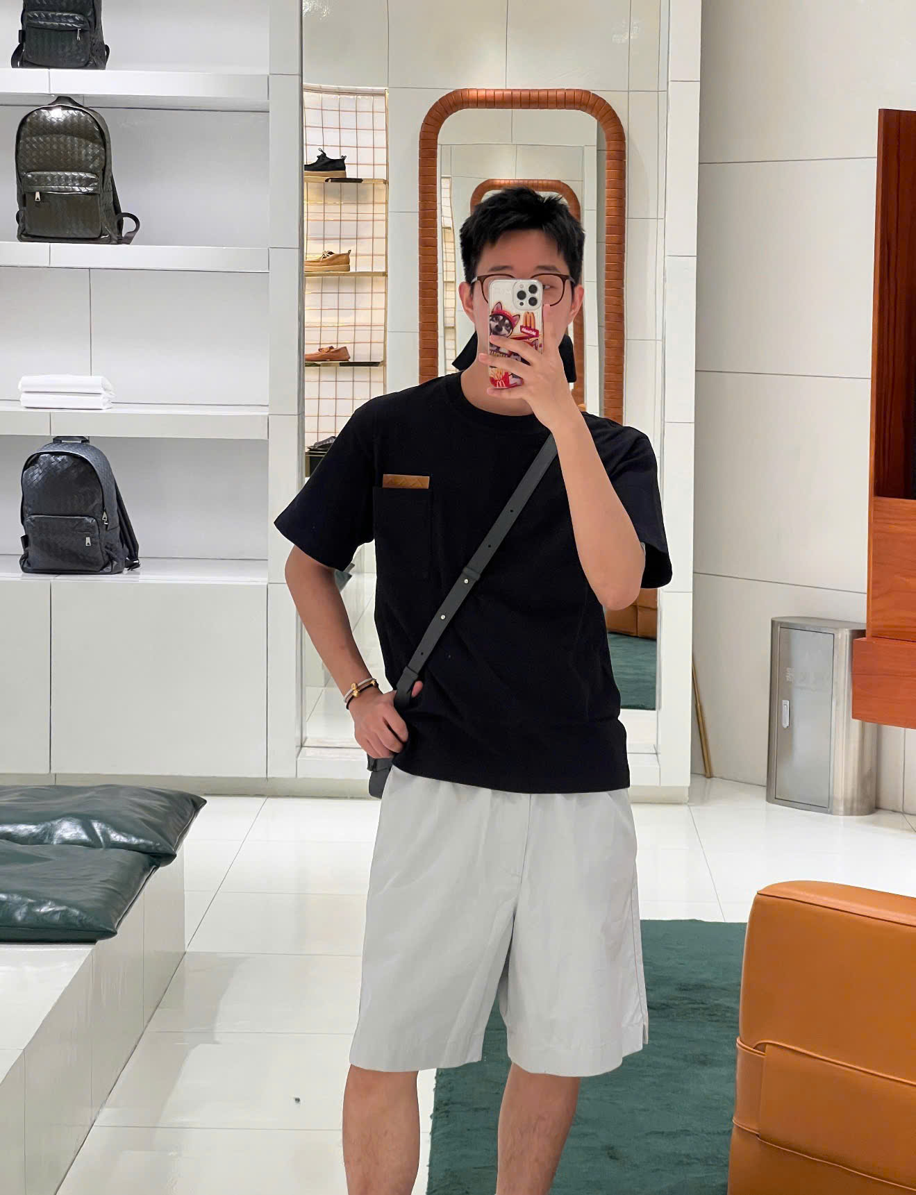 ÁO THUN BOTTEGA VENETA POCKET (BLACK)