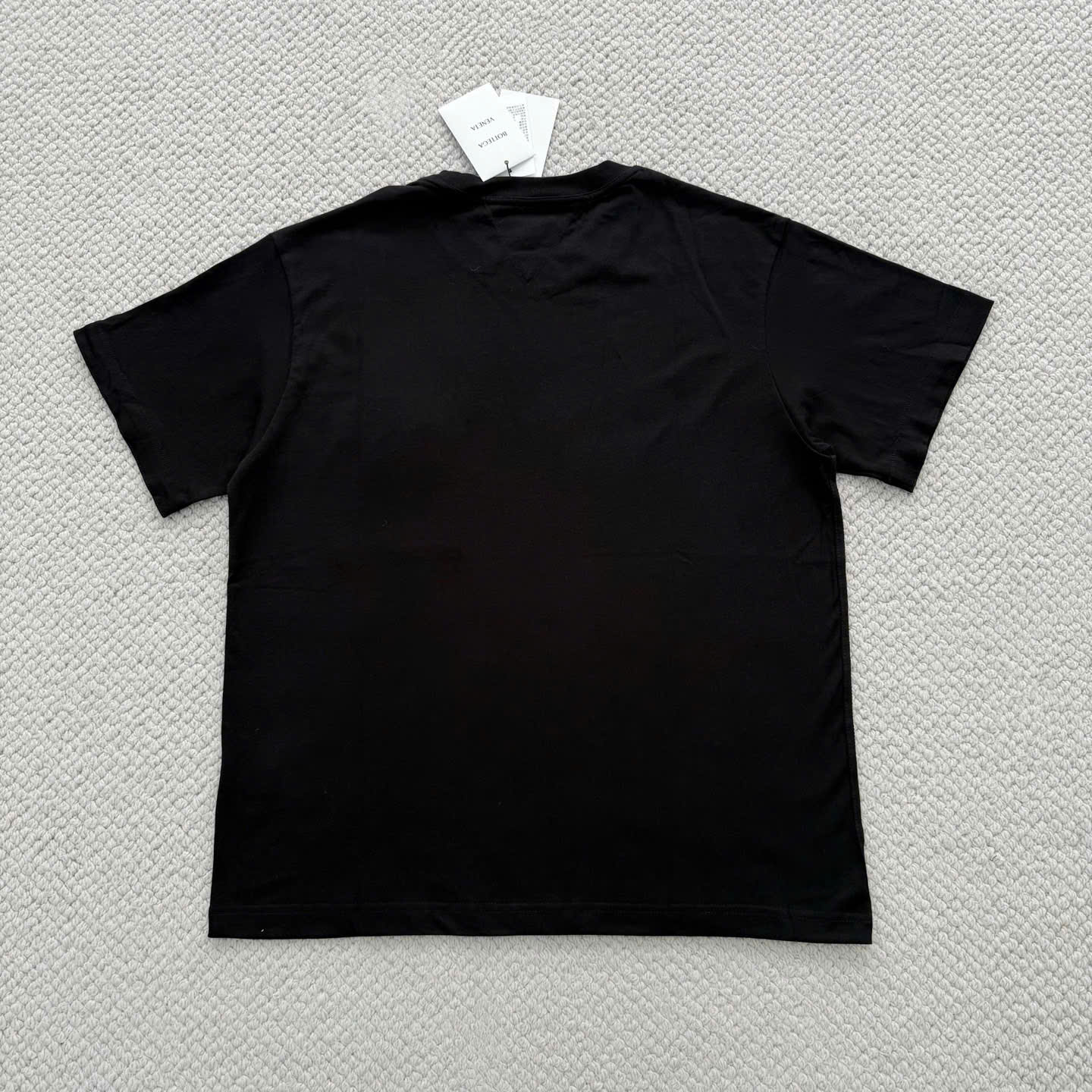 ÁO THUN BOTTEGA VENETA POCKET (BLACK)
