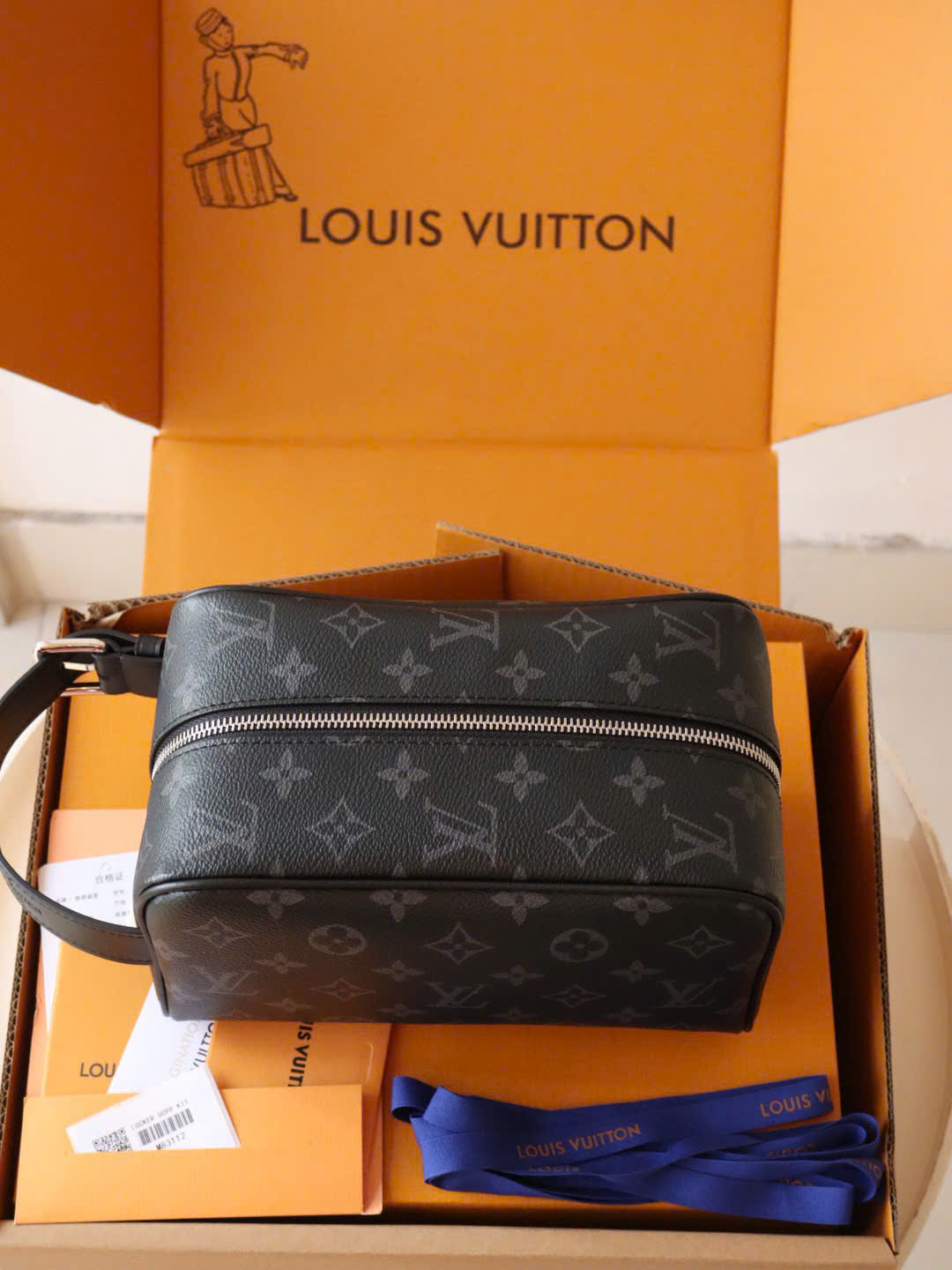 TÚI LOUIS VUITION LOCKER DOPP KIT (BLACK)