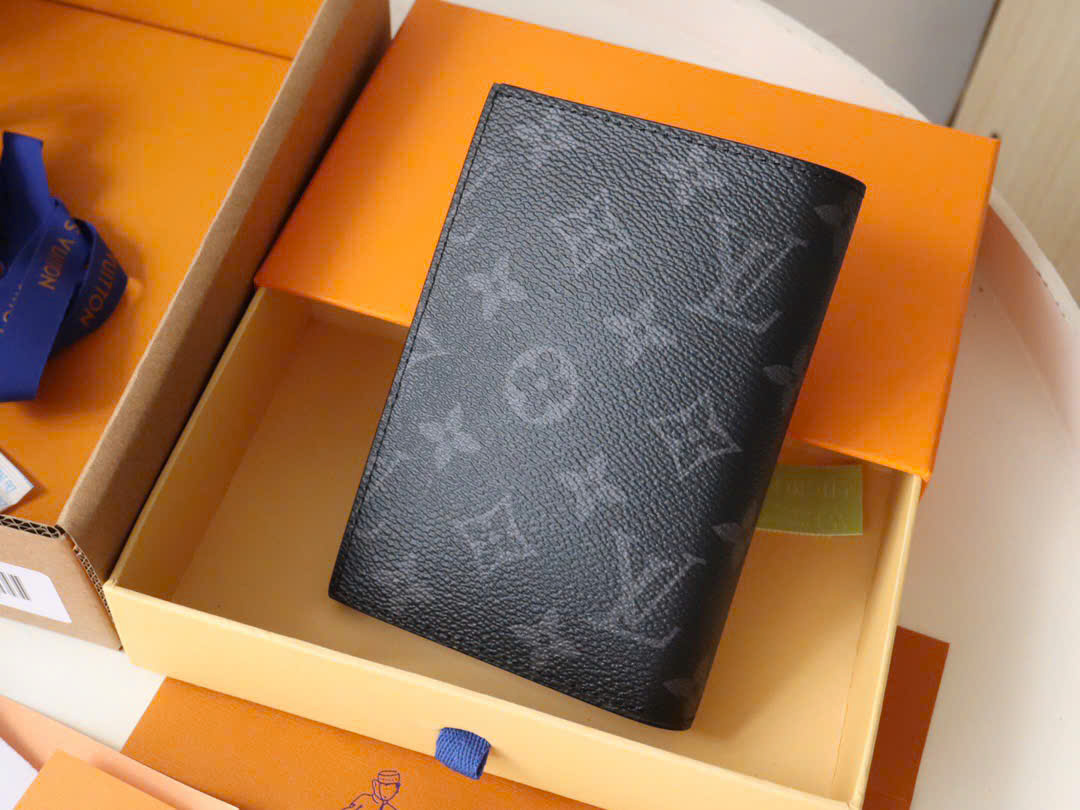 Ví Louis Vuitton Passport Monogram (Grey) [Mirror Quality]