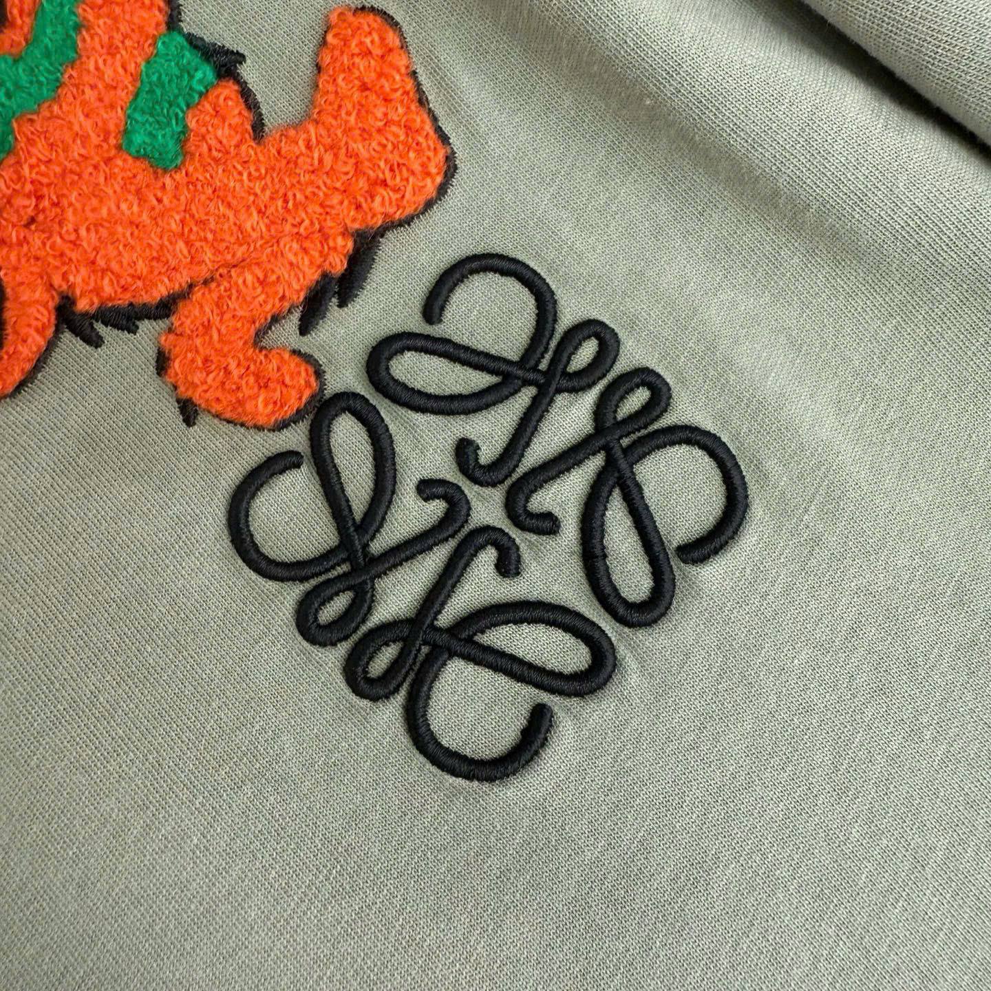 ÁO THUN LOEWE RELAXED FIT (GREEN)