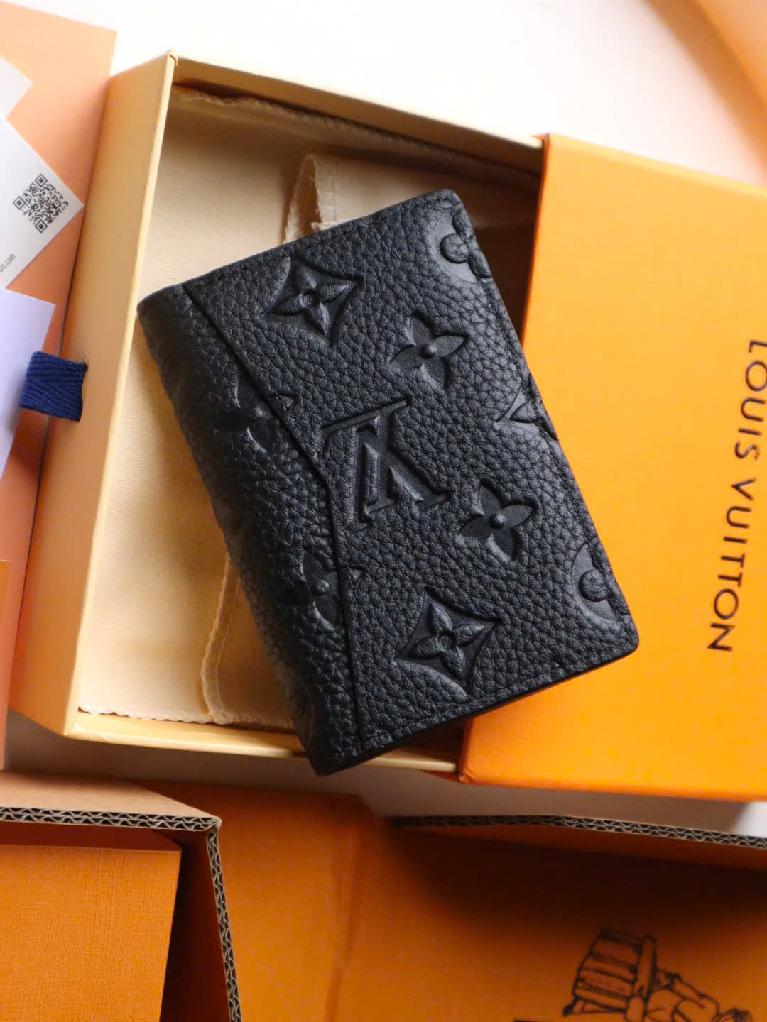 VÍ ĐỰNG CARD LOUIS VUITTON LV POCKET TAURILLON (BLACK)