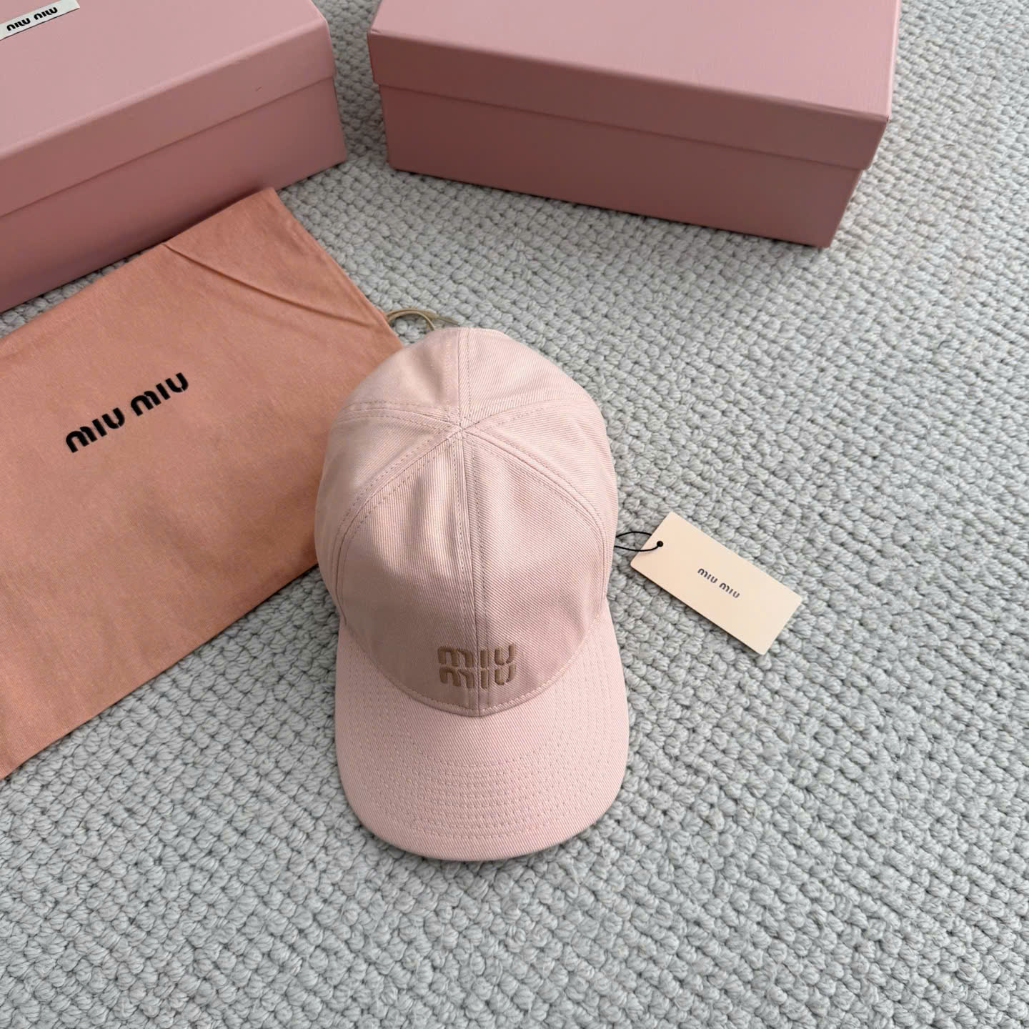 NÓN MIUMIU CAP (POWDER PINK)