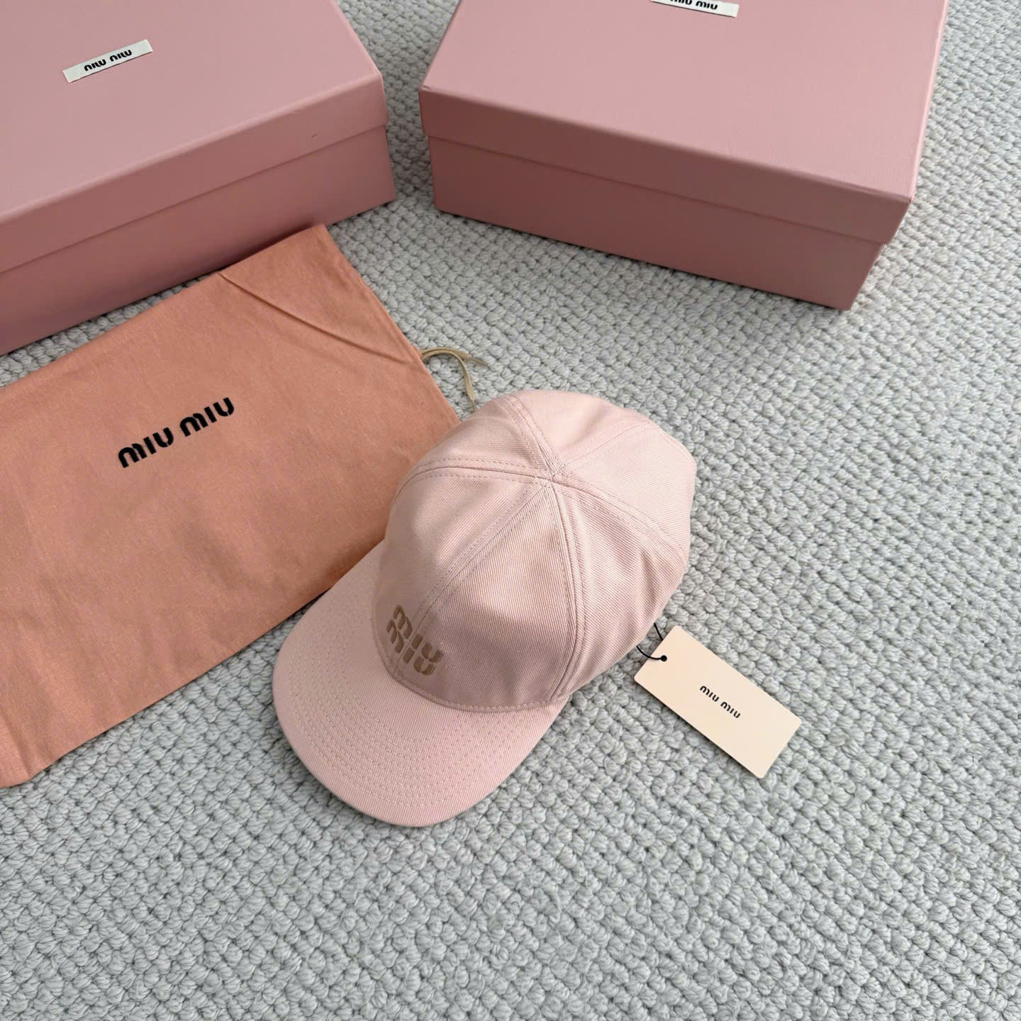 NÓN MIUMIU CAP (POWDER PINK)