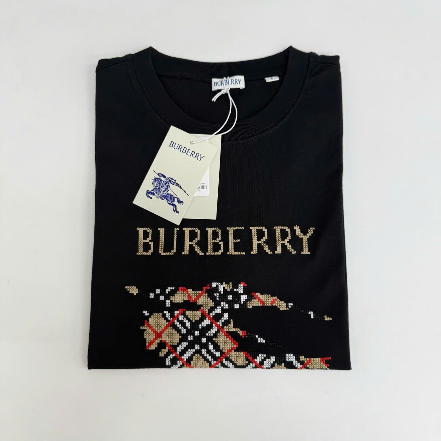 ÁO THUN BURBERRY BBR LOGO DETAILED (BLACK)