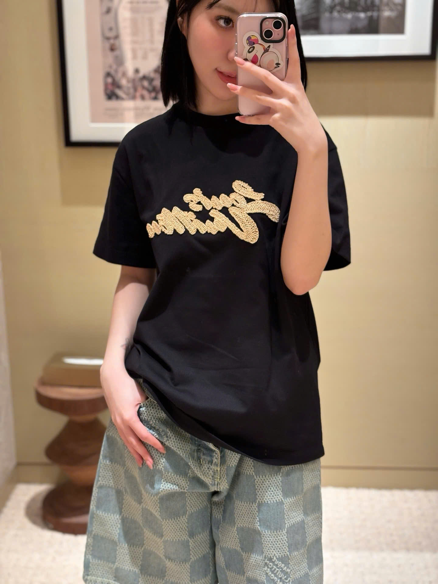 ÁO THUN LOUIS VUITTON EMBROIDERED SIGNATURE (BLACK)