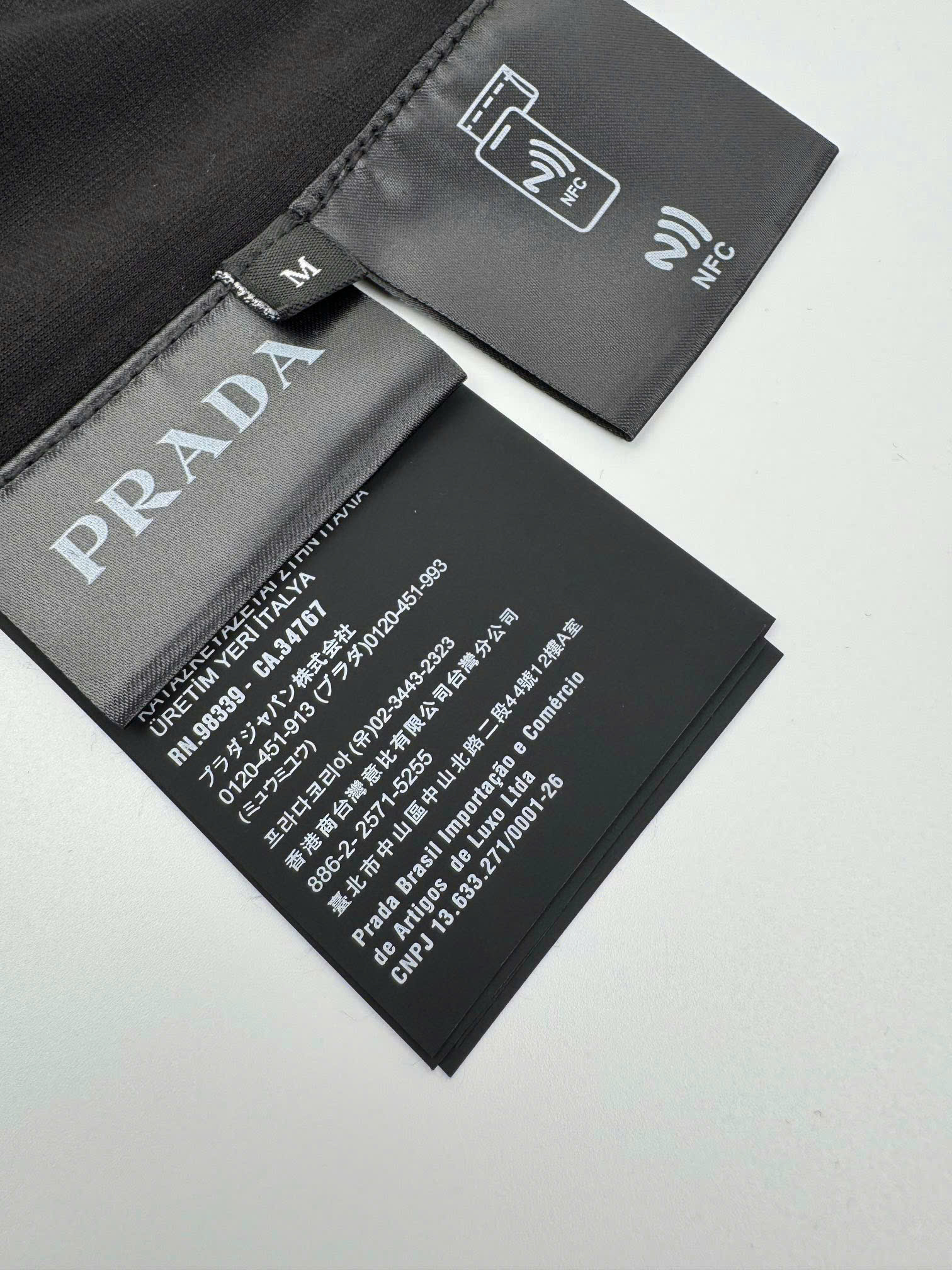ÁO POLO PRADA NYLON POCKET TRIANGLE LOGO (BLACK)