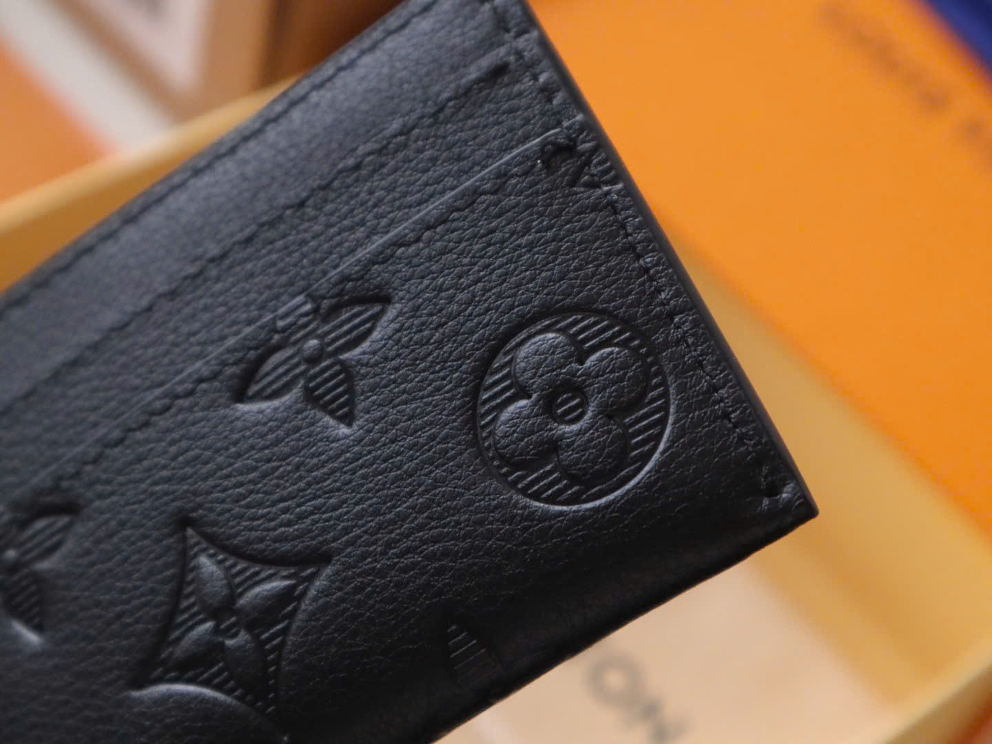 VÍ CARDHOLDER LOUIS VUITION TAURILLON (BLACK)
