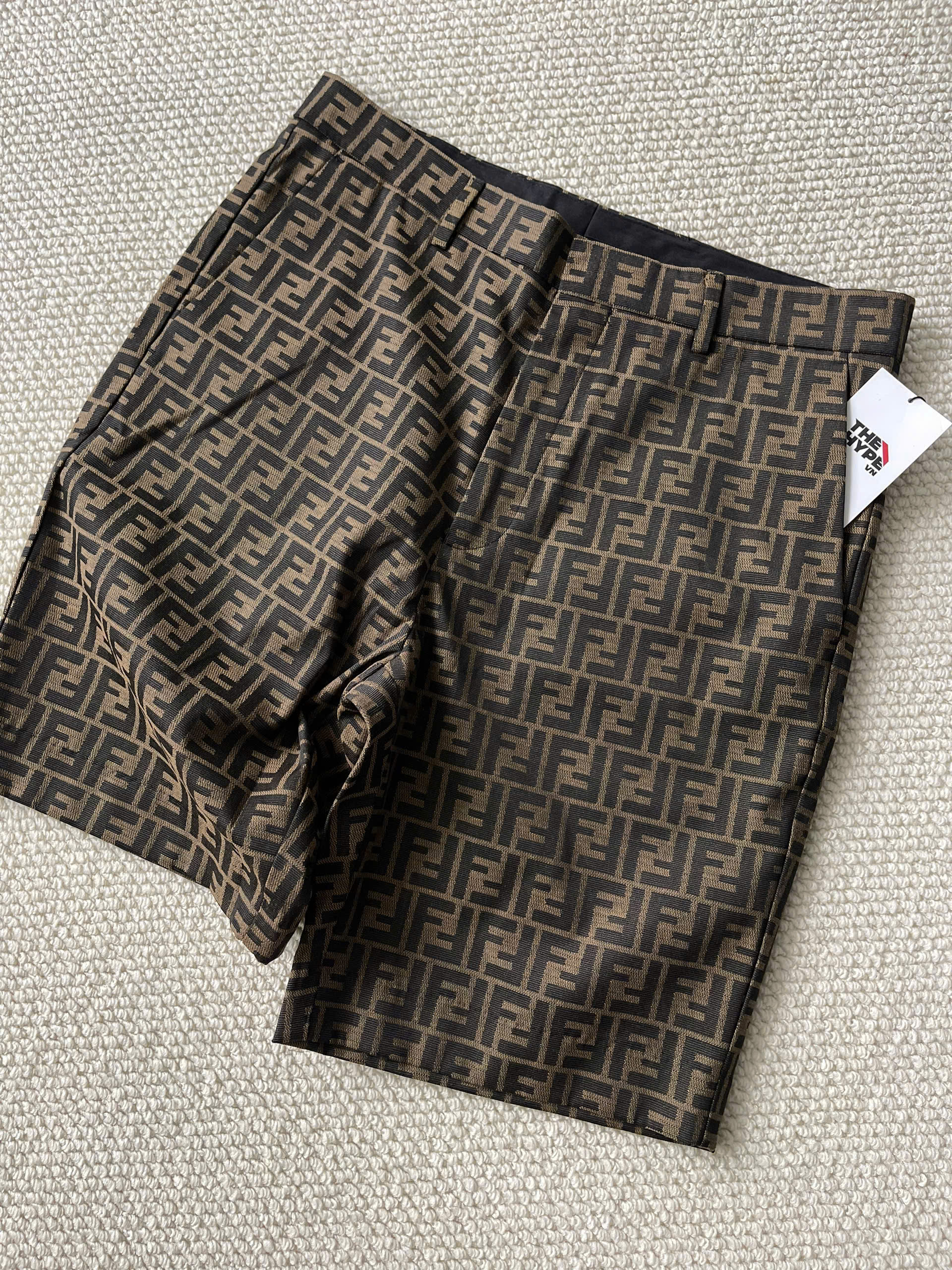 QUẦN SHORTS FENDI FABRIC (BROWN)