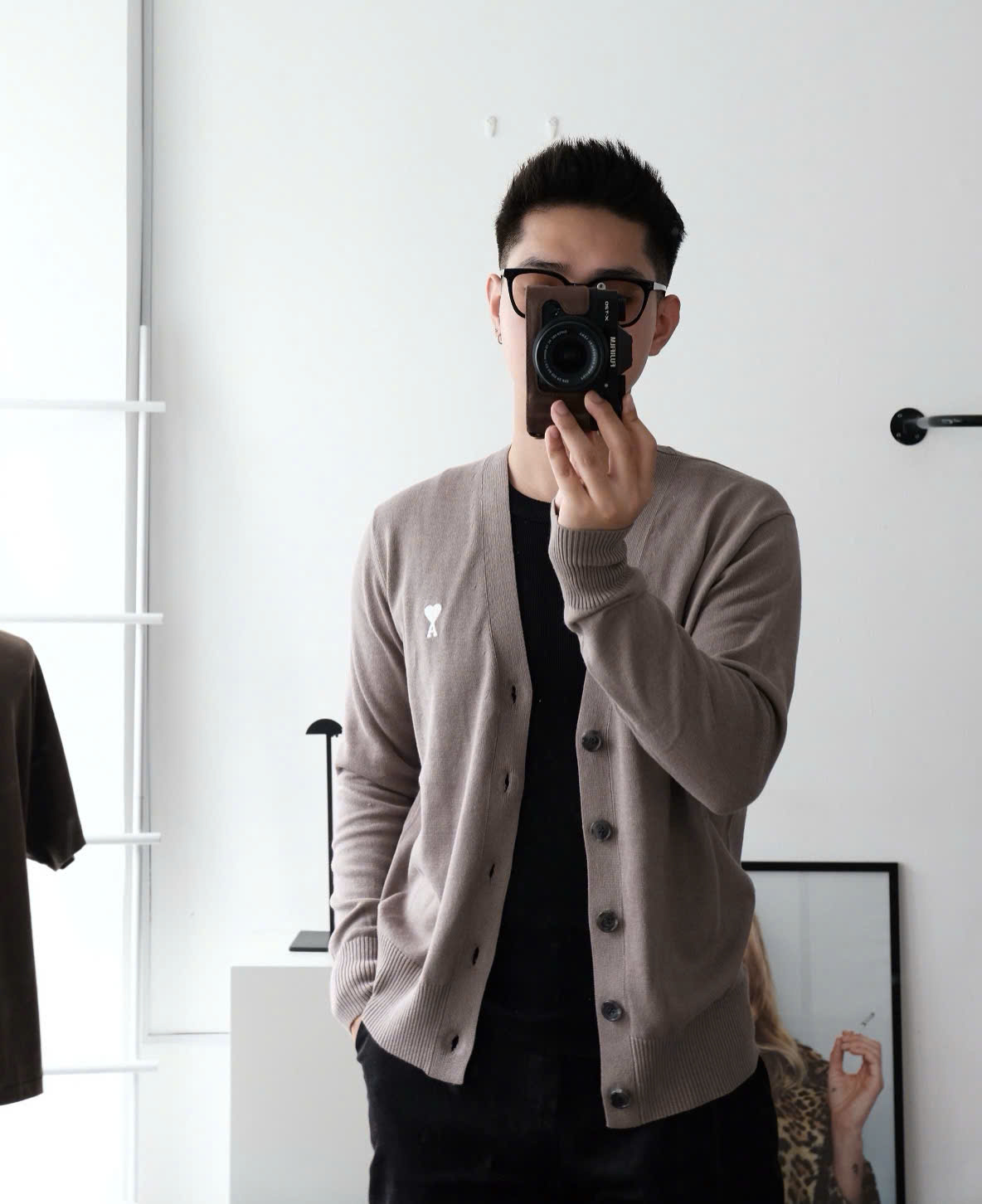 ÁO CARDIGAN AMI PARIS MOTIF (TAUPE BROWN)