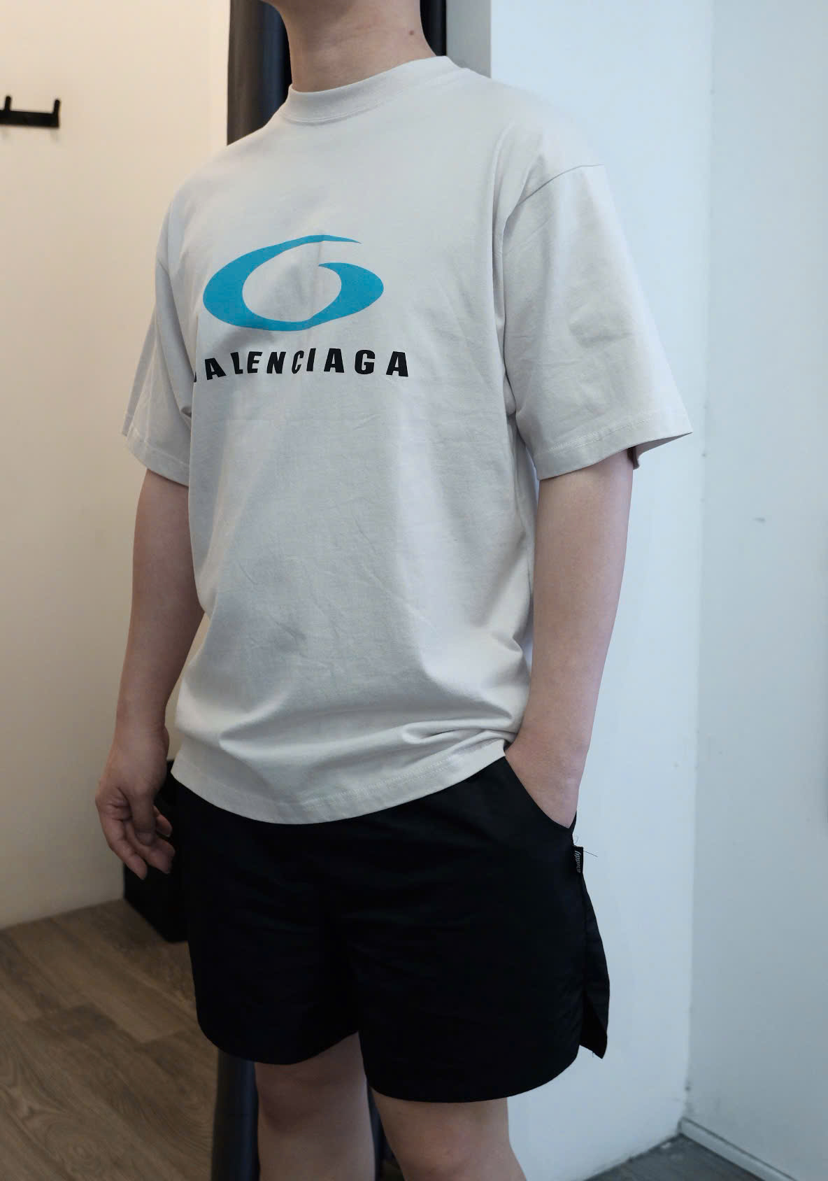 ÁO THUN BALENCIAGA BLCG LOOP SPORT ICON (CREAM)