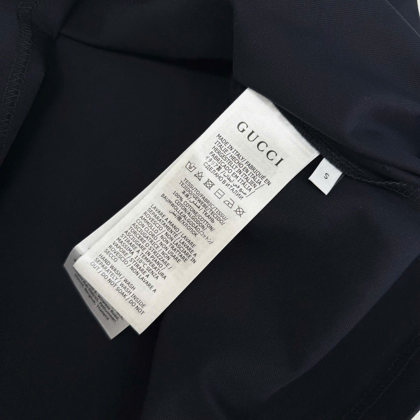 ÁO THUN GUCCI COTTON JERSEY WITH PRINT (BLACK)