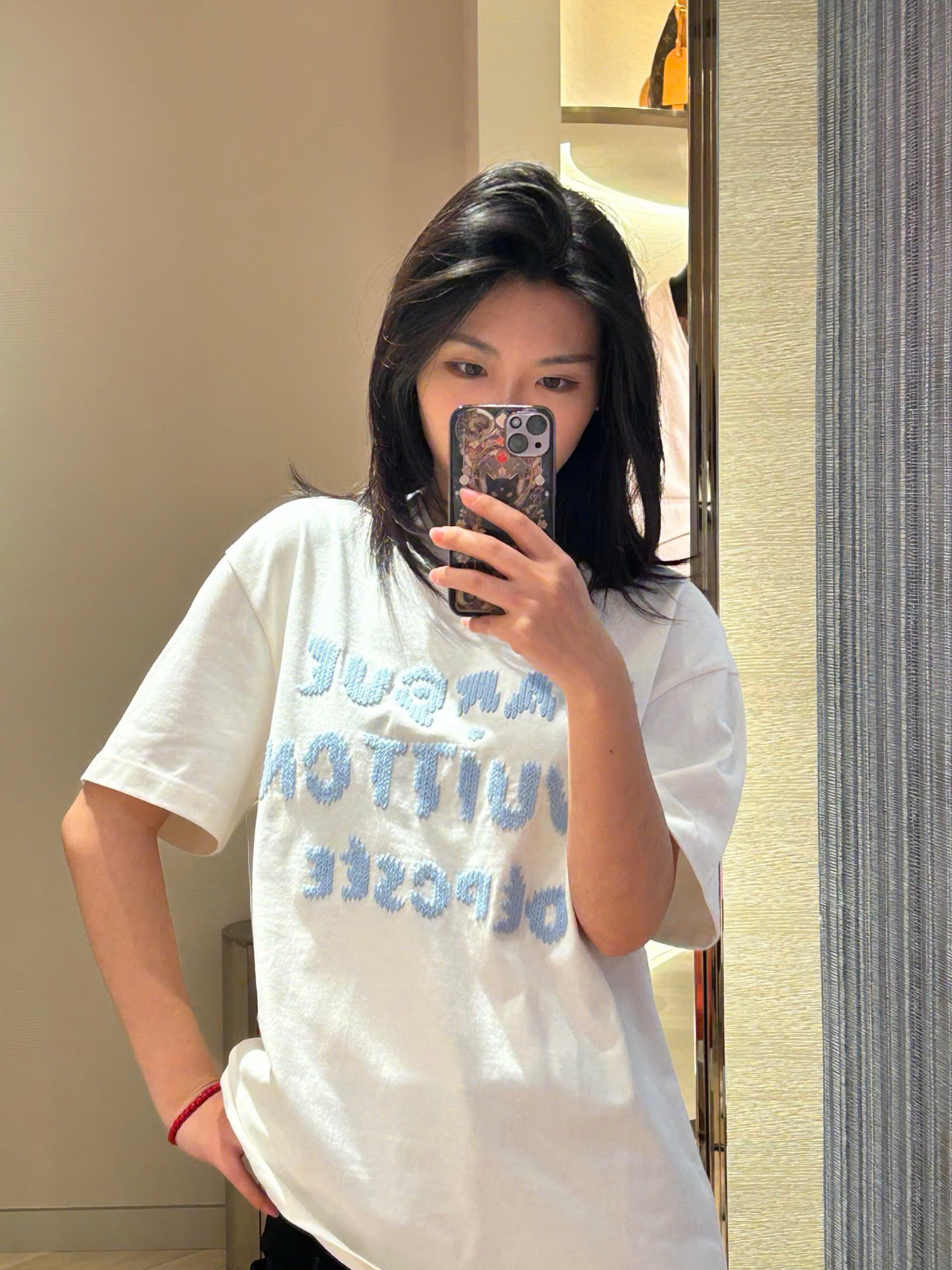 ÁO THUN LOUIS VUITTON EMBROIDERED SIGNNATURE (WHITE)