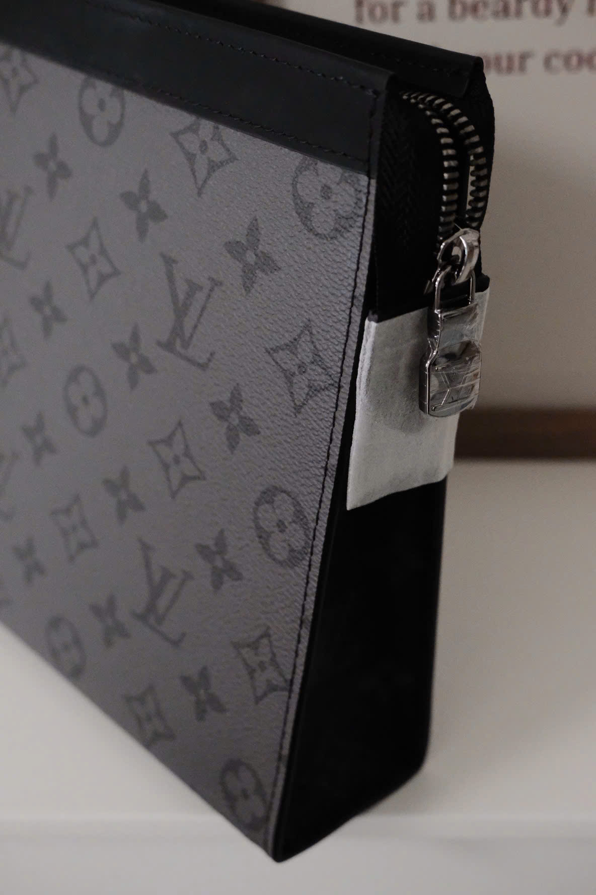 Túi Clutch Louis Vuitton  Clutch Bag (Gray)