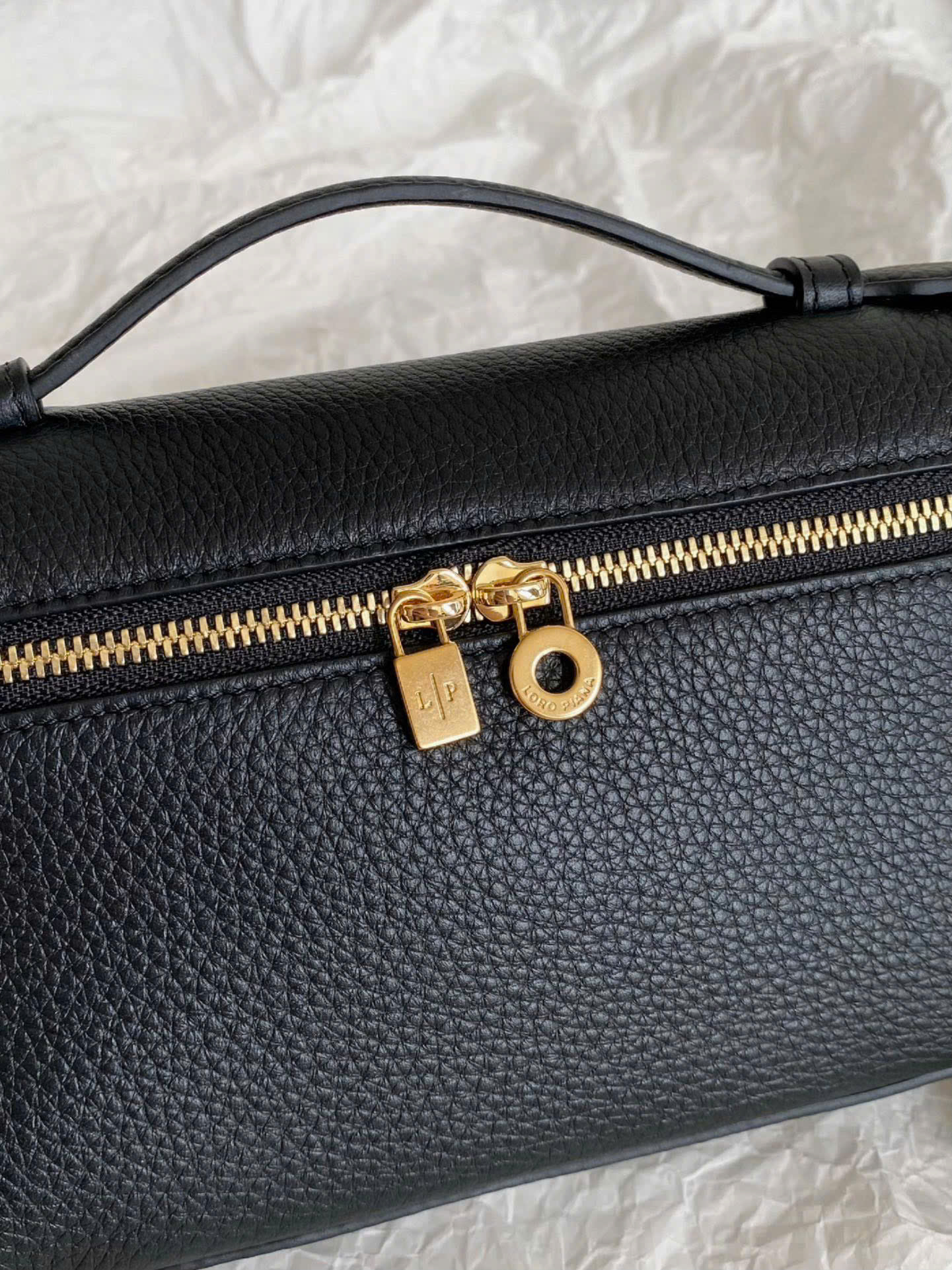 TÚI LORO PIANA EXTRA POCKET L19 GRAINED CALFSKIN (Black)