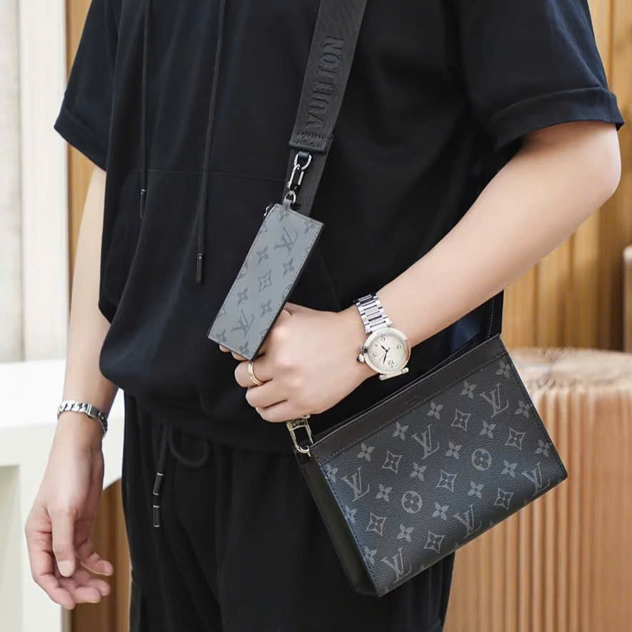 Túi Louis Vuitton Gaston Wearable Wallet ‘Monogram" (gray)