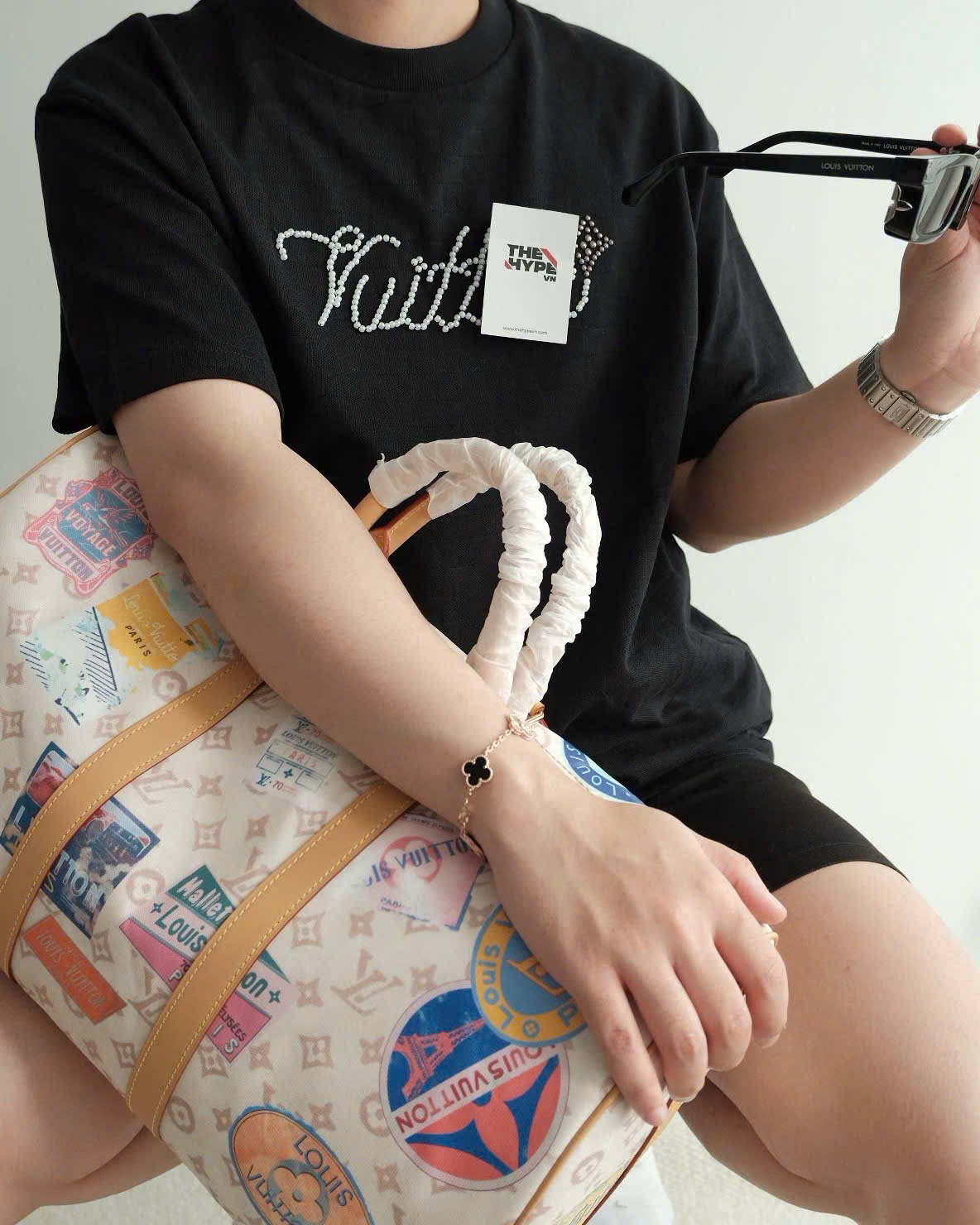 ÁO THUN LOUIS VUITTON DAMIER FLOWER LOGO (BLACK)