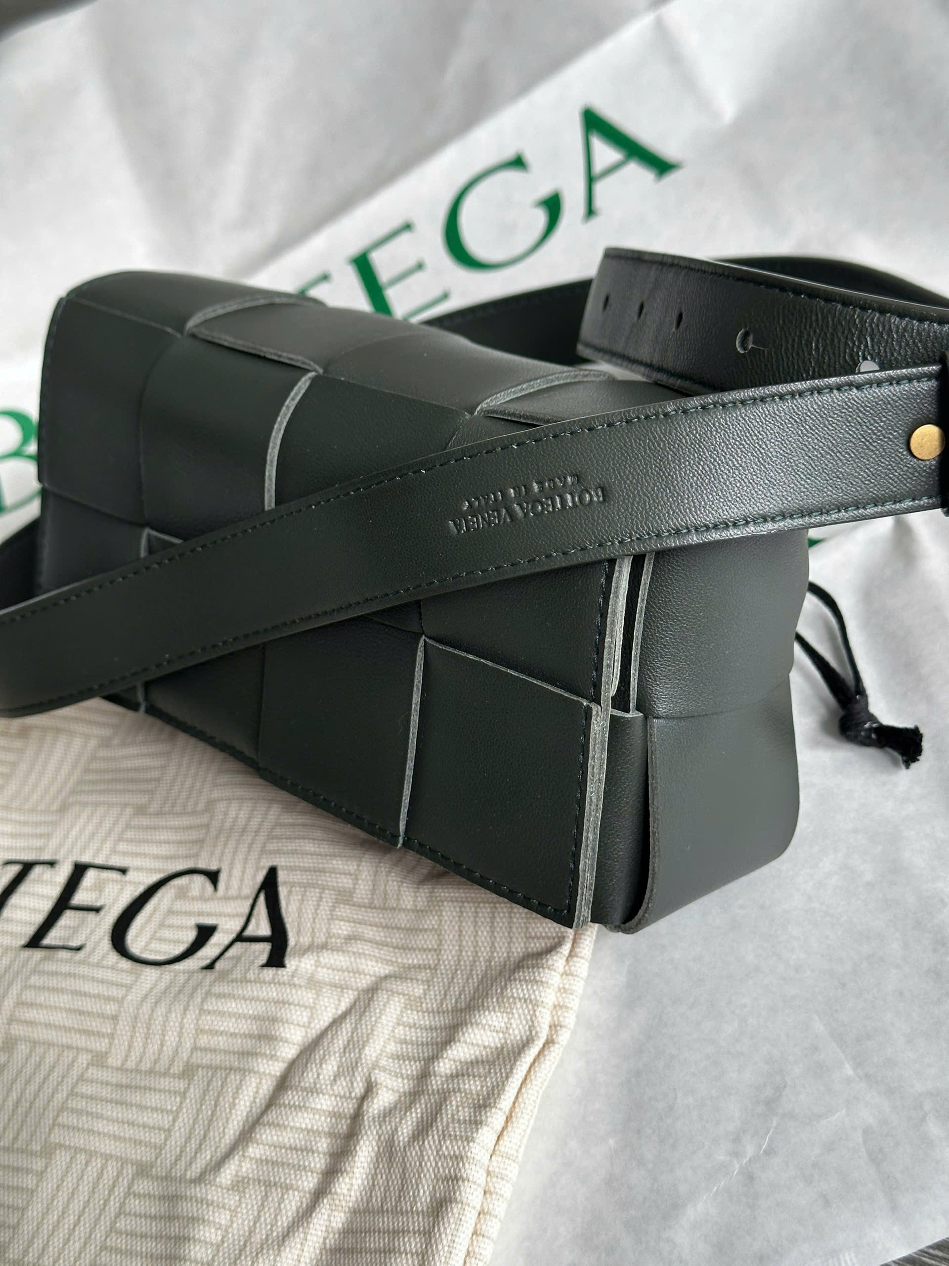 TÚI BOTTEGA VENETA CASSETTE (DARK GREEN)