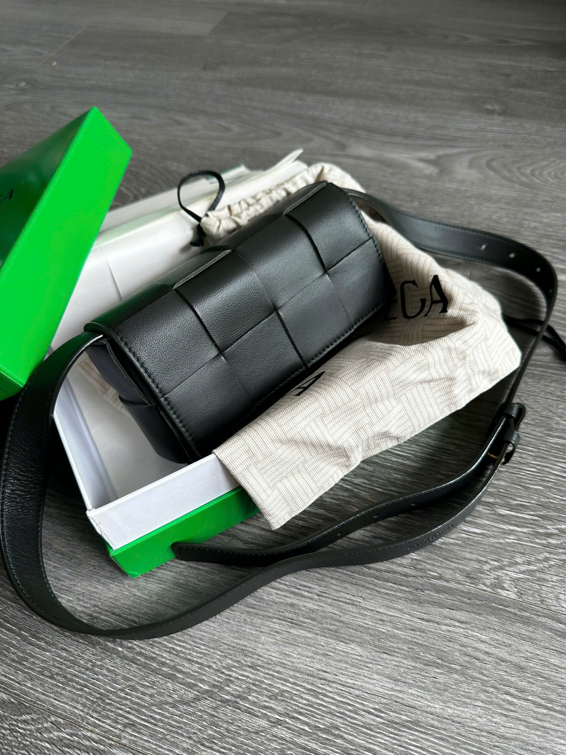 TÚI BOTTEGA VENETA CASSETTE (DARK GREEN)