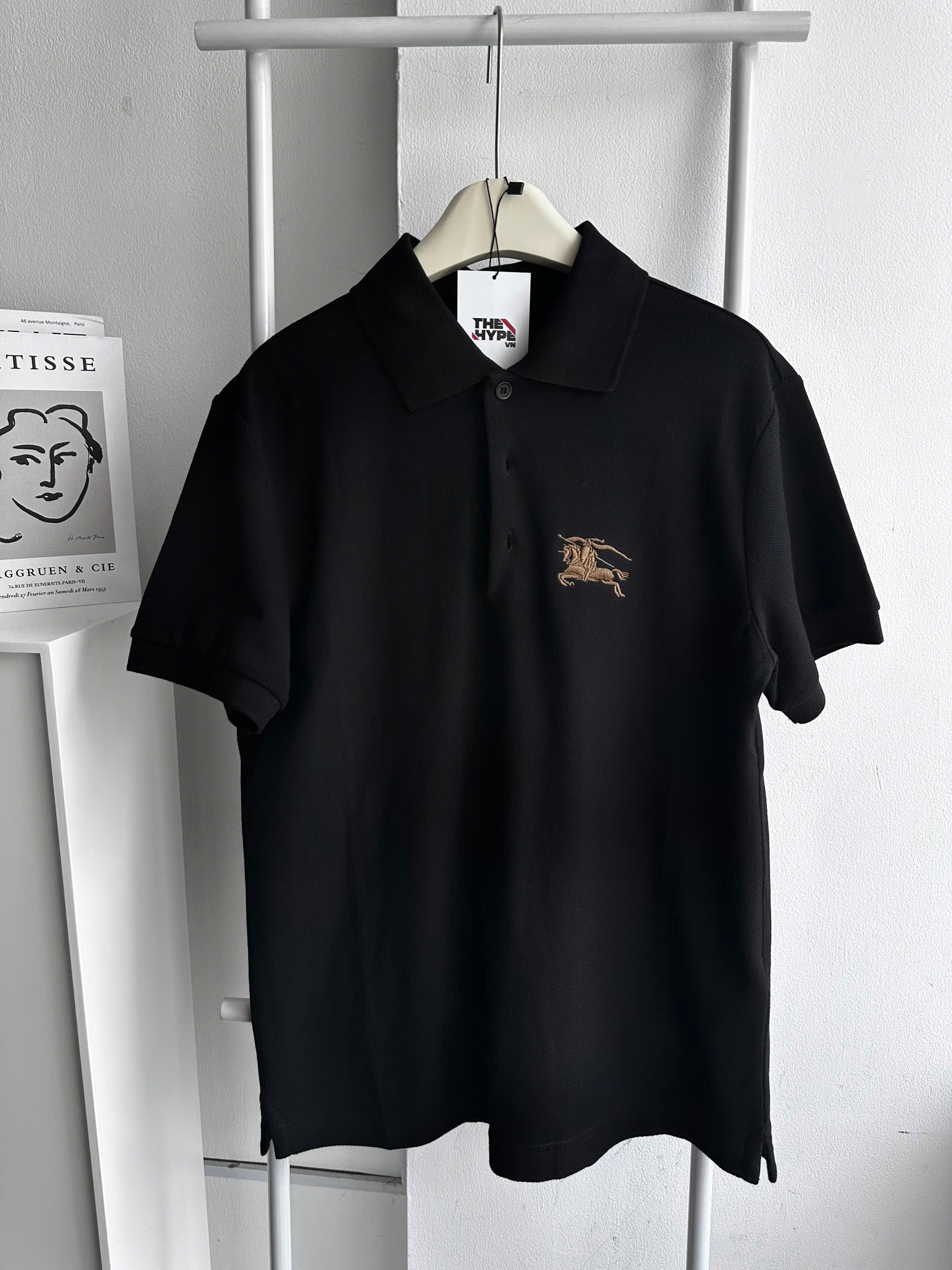 ÁO POLO BURBERRY EQUESTRIAN GOLD KNIGHT (BLACK)