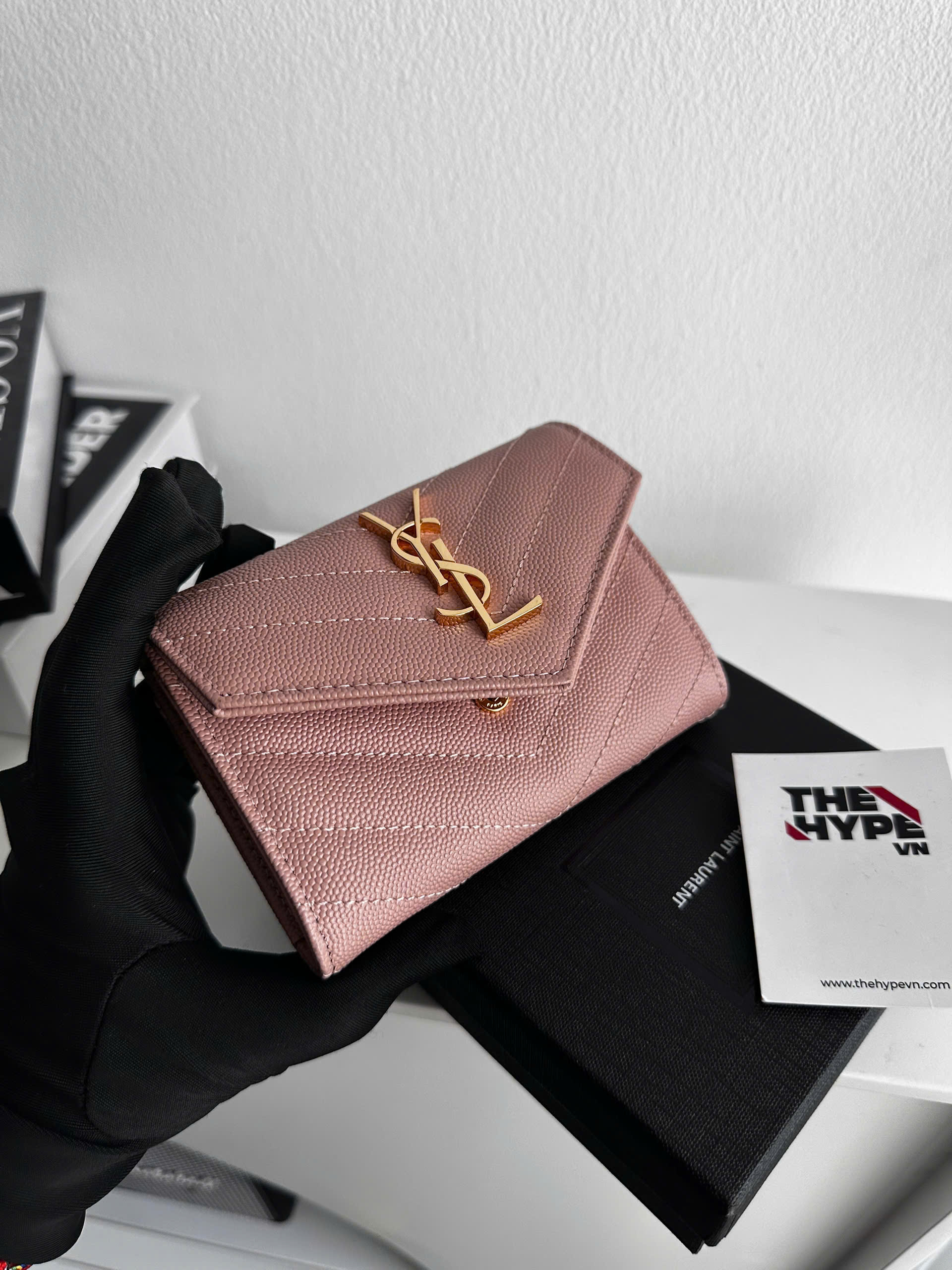 VÍ NGẮN SAINT LAURENT YSL CASSANDRE POWDER (PINK)