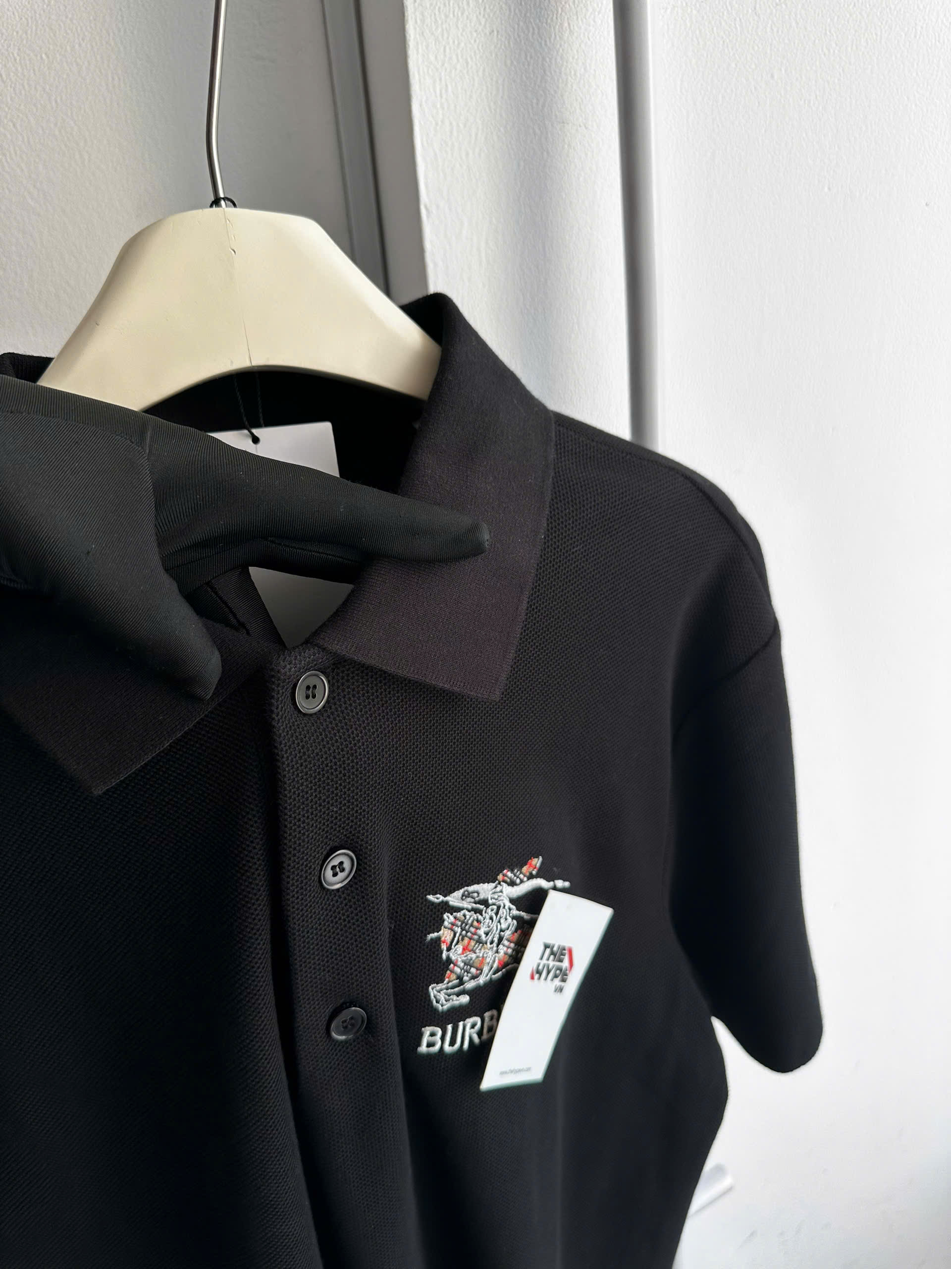 ÁO POLO BURBERRY SKETCH KNIGHT (BLACK)