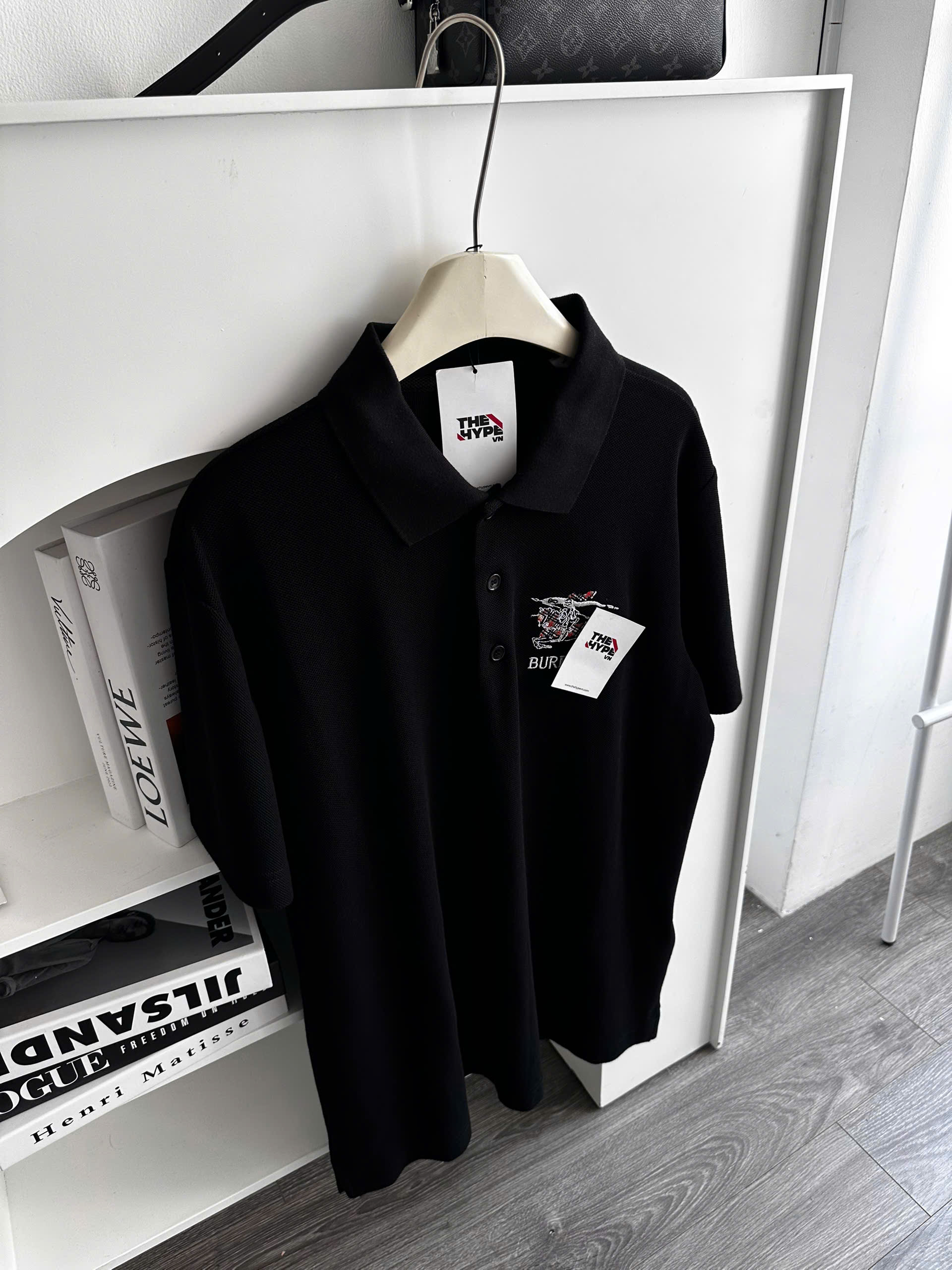 ÁO POLO BURBERRY SKETCH KNIGHT (BLACK)