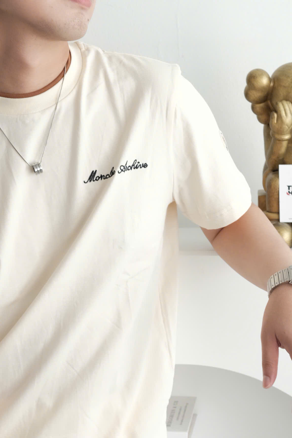 ÁO THUN MONCLER EMBROIDERED LOGO ARCHIVIO (CREAMY)