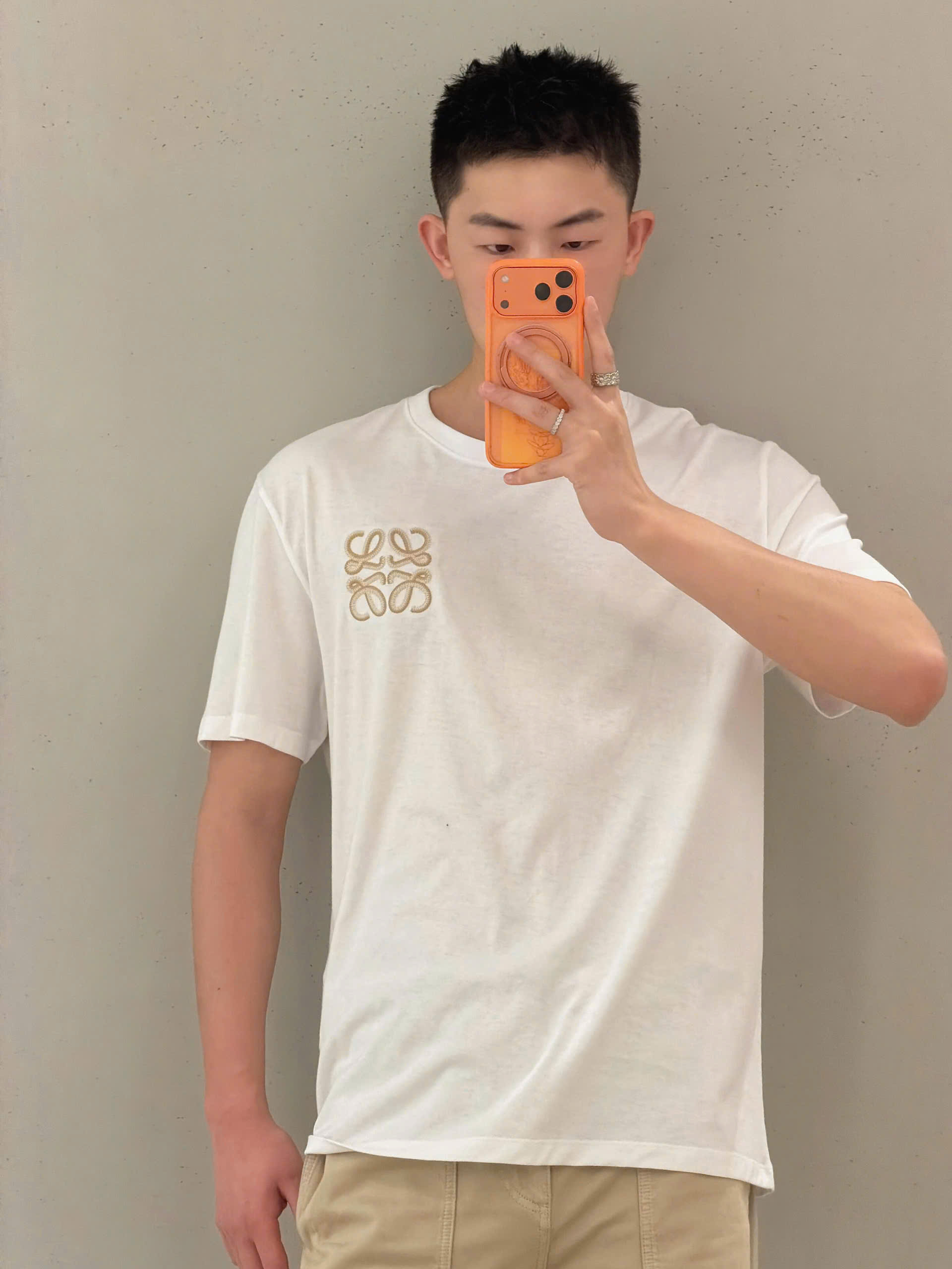 ÁO THUN LOEWE BOXY ANAGRAM LOGO (WHITE)