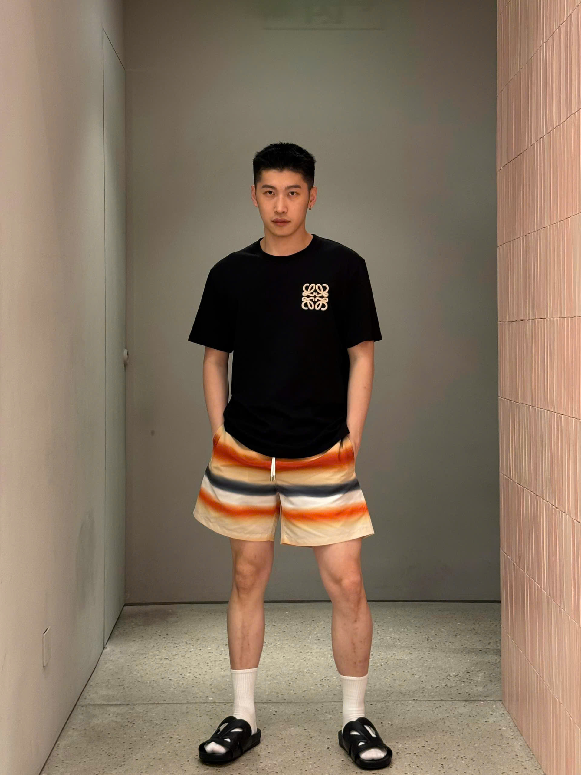 ÁO THUN LOEWE BOXY ANAGRAM LOGO (BLACK)