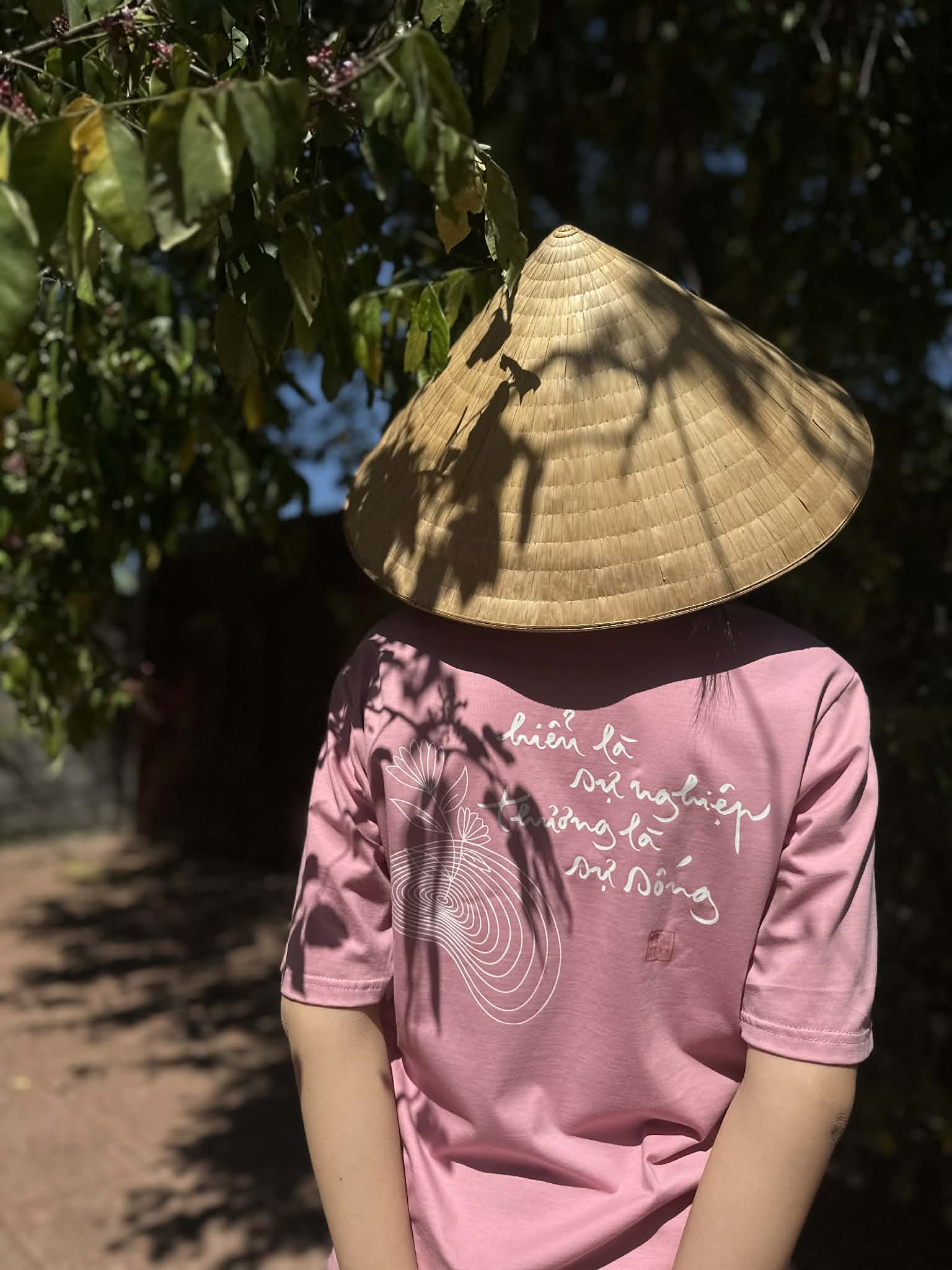 ÁO THUN FORM RỘNG IN THƯ PHÁP