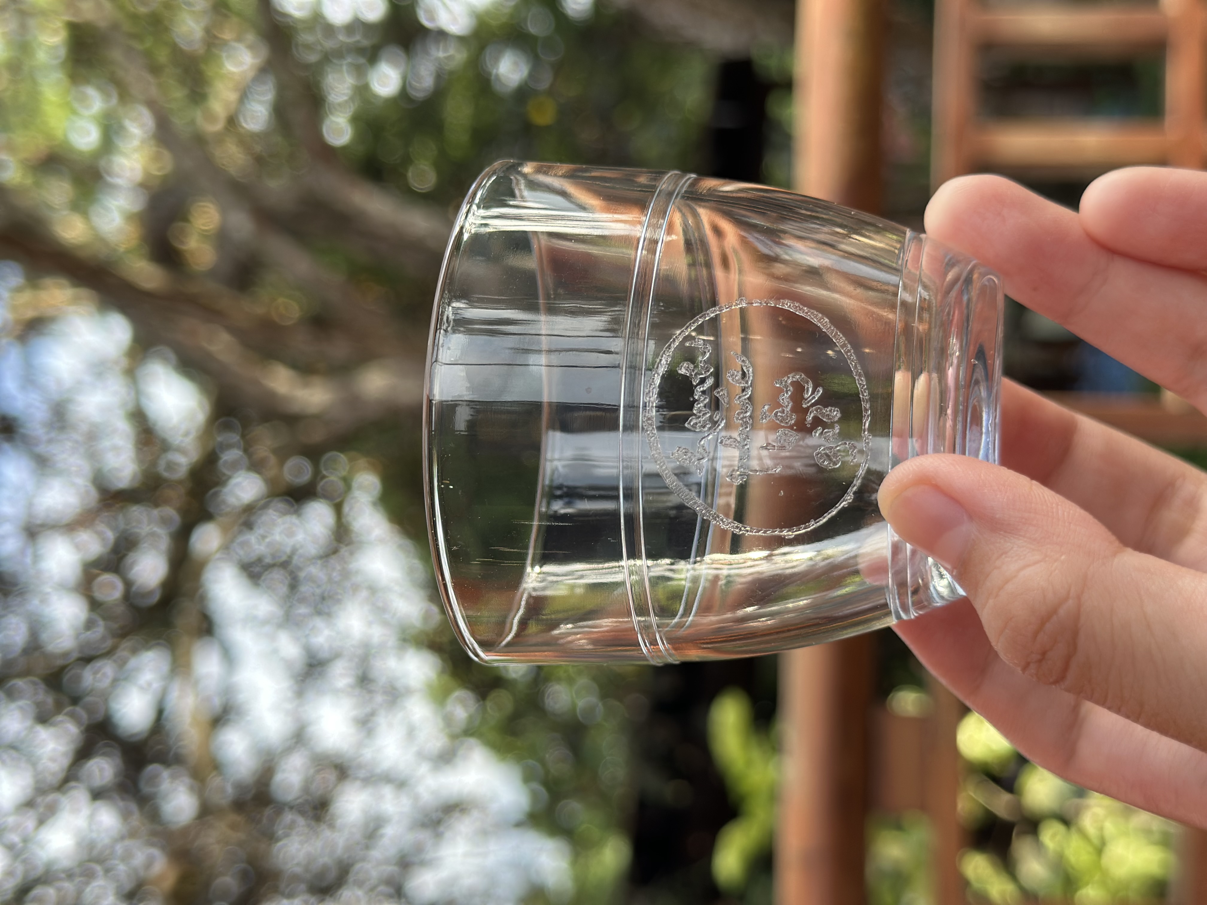 LY TRÀ THUỶ TINH KHẮC THƯ PHÁP