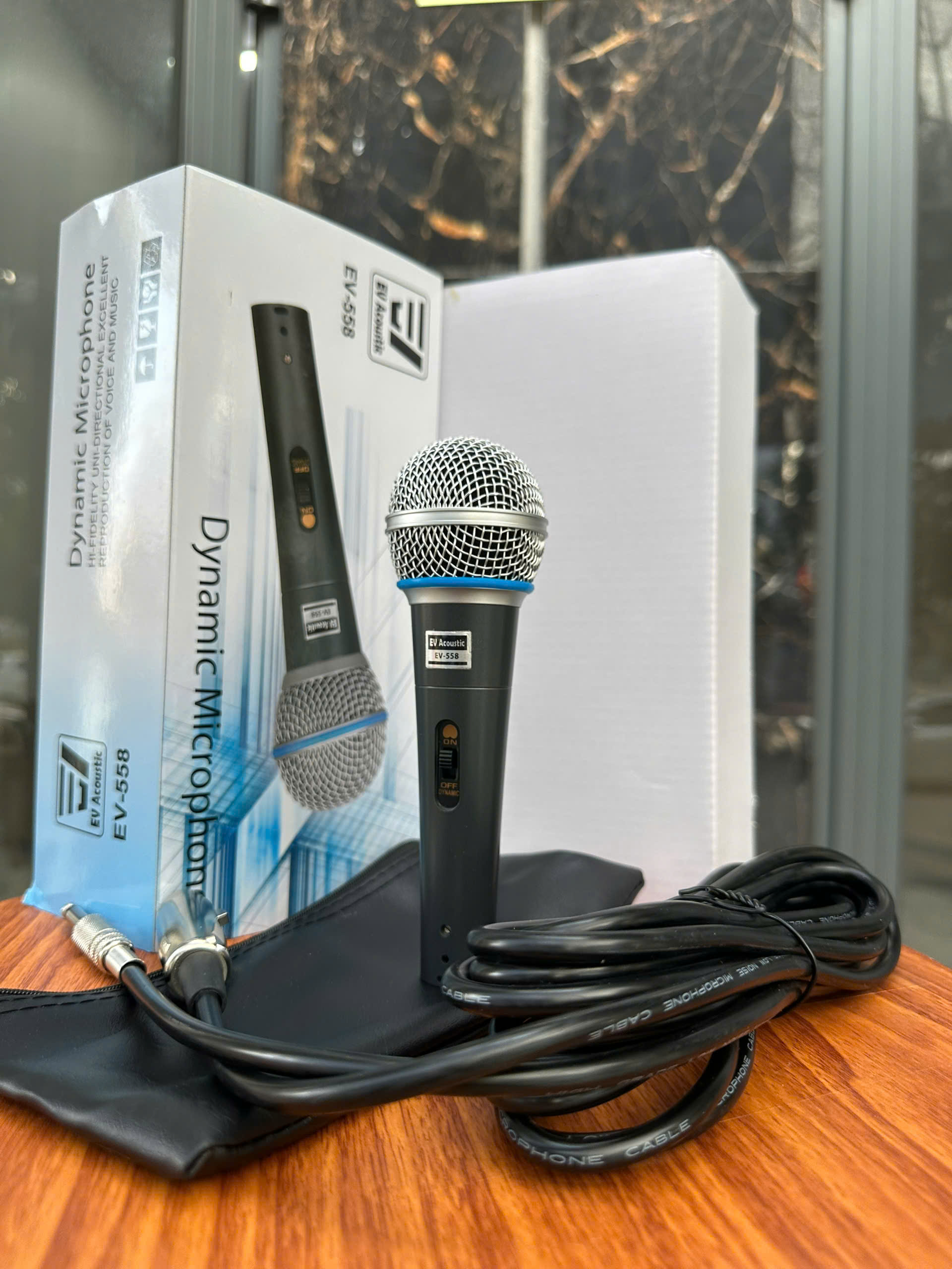 Micro Có Dây Tomahawk EV-558 | Vỏ Kim Loại Cao Cấp | Dây Dài 5M | Bắt Tiếng Nhạy | Hát Karaoke Ổn Định