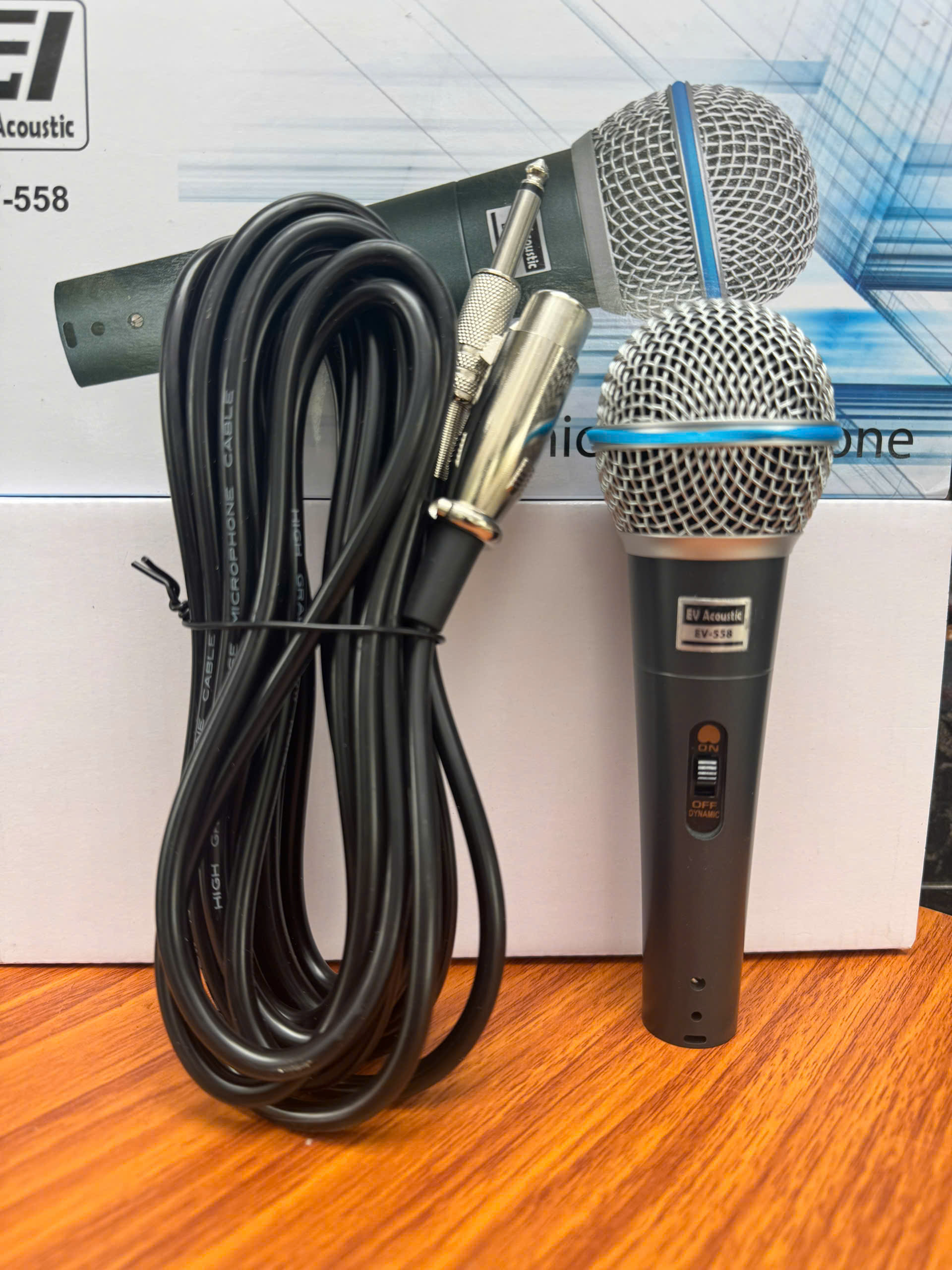 Micro Có Dây Tomahawk EV-558 | Vỏ Kim Loại Cao Cấp | Dây Dài 5M | Bắt Tiếng Nhạy | Hát Karaoke Ổn Định