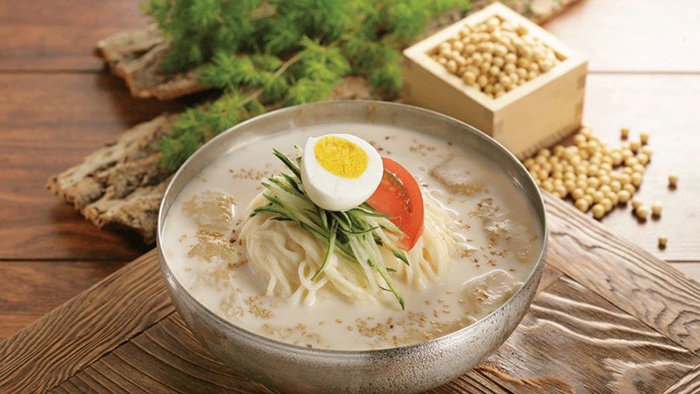 Xua tan nắng nóng với ẩm thực Hàn Quốc