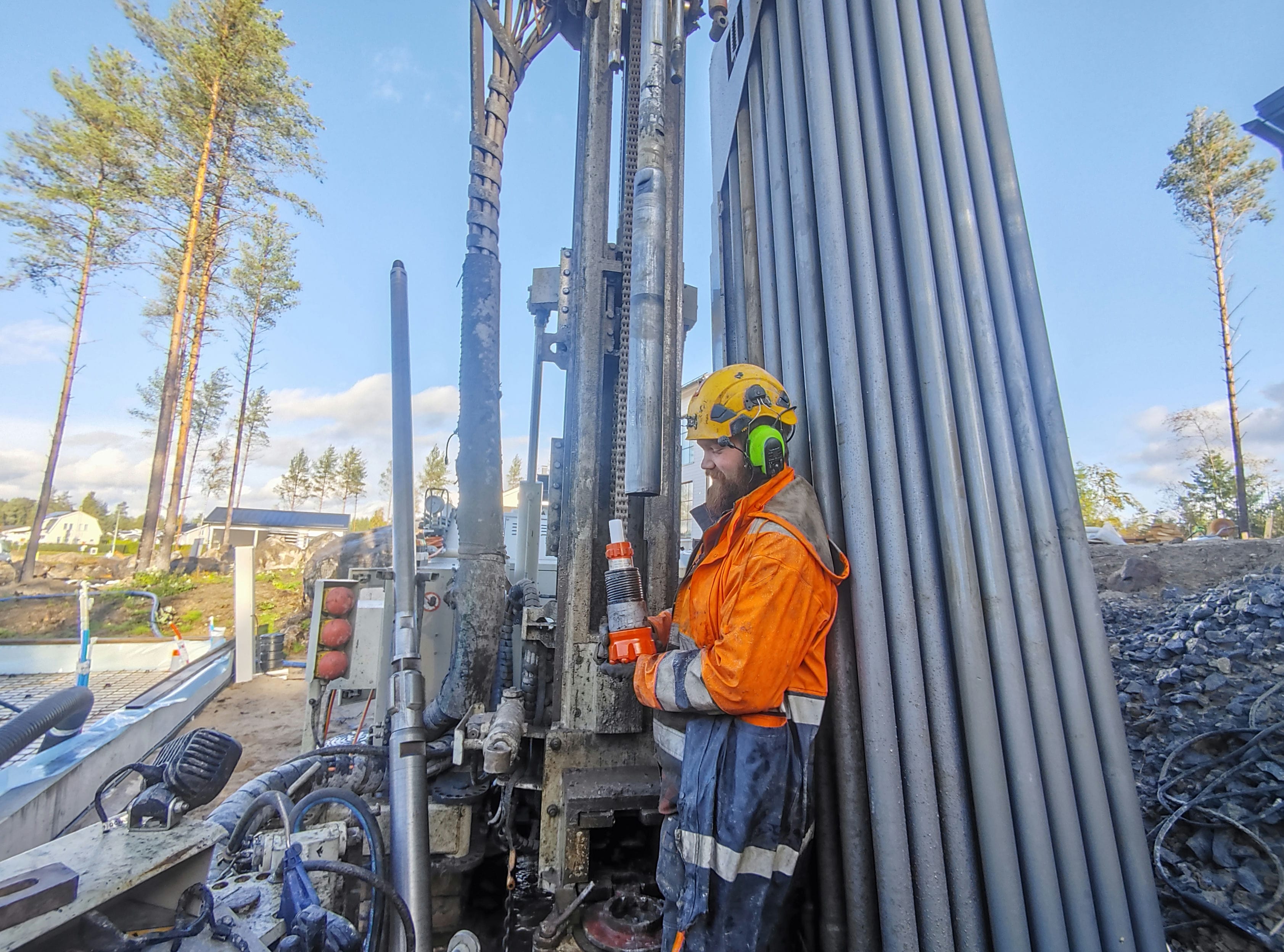 Rototec và Dự Án Khoan Địa Nhiệt: Sử Dụng TD40 - 115F8A Drill Bit Hiệu Quả