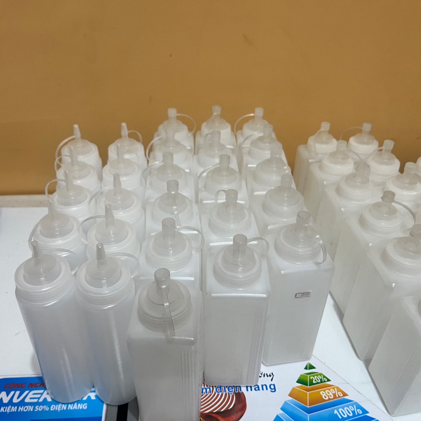 Chai / Bình đựng Sốt-duoc-ban-tai-Quang Vinh