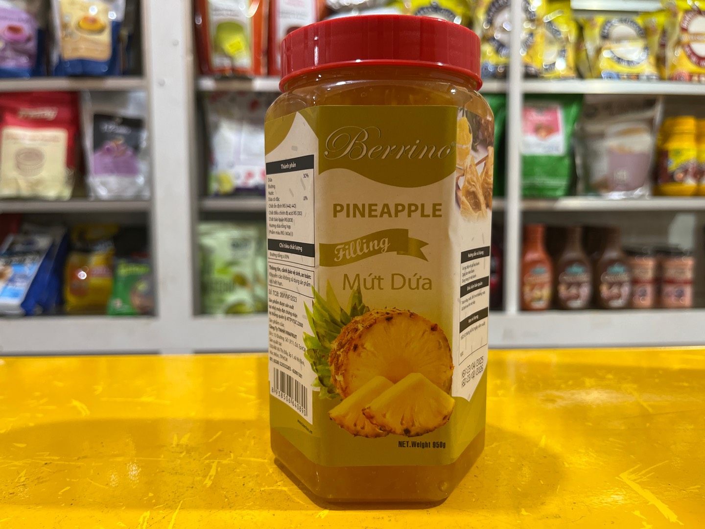 Berrino Mứt Dứa-duoc-ban-tai-Quang Vinh