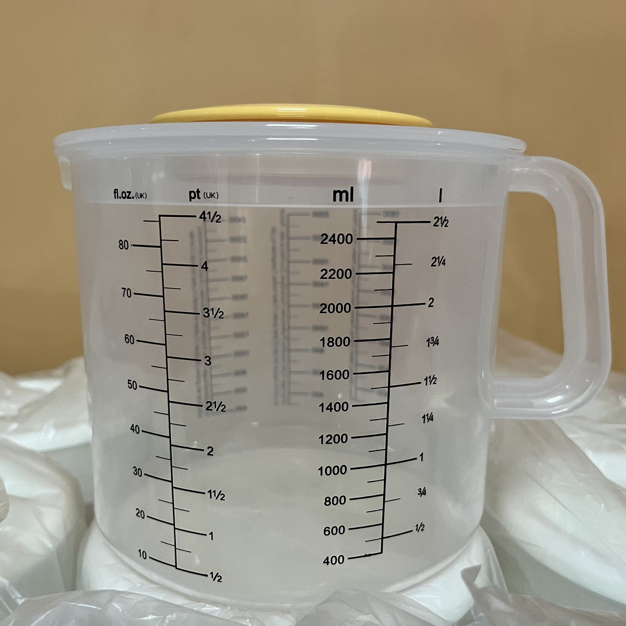 Ca Nhựa Đánh Trứng và Kem Cheese Có Nắp  2L5-duoc-ban-tai-Quang Vinh