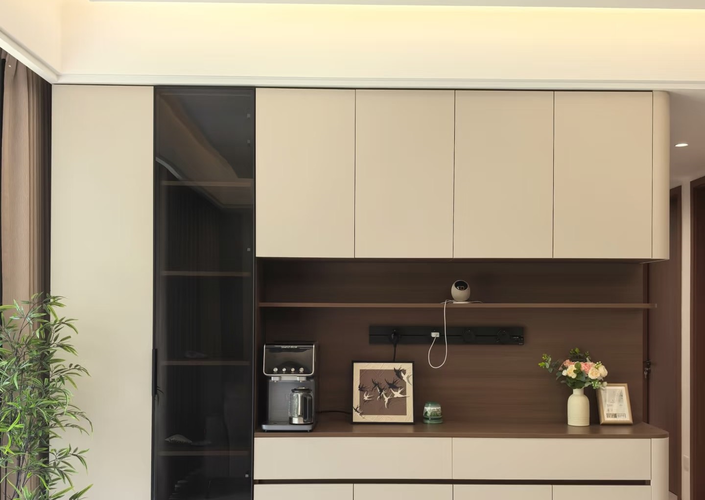 Ổ cắm điện thanh ray là gì? Vì sao trở thành xu hướng trong những căn nhà hiện đại