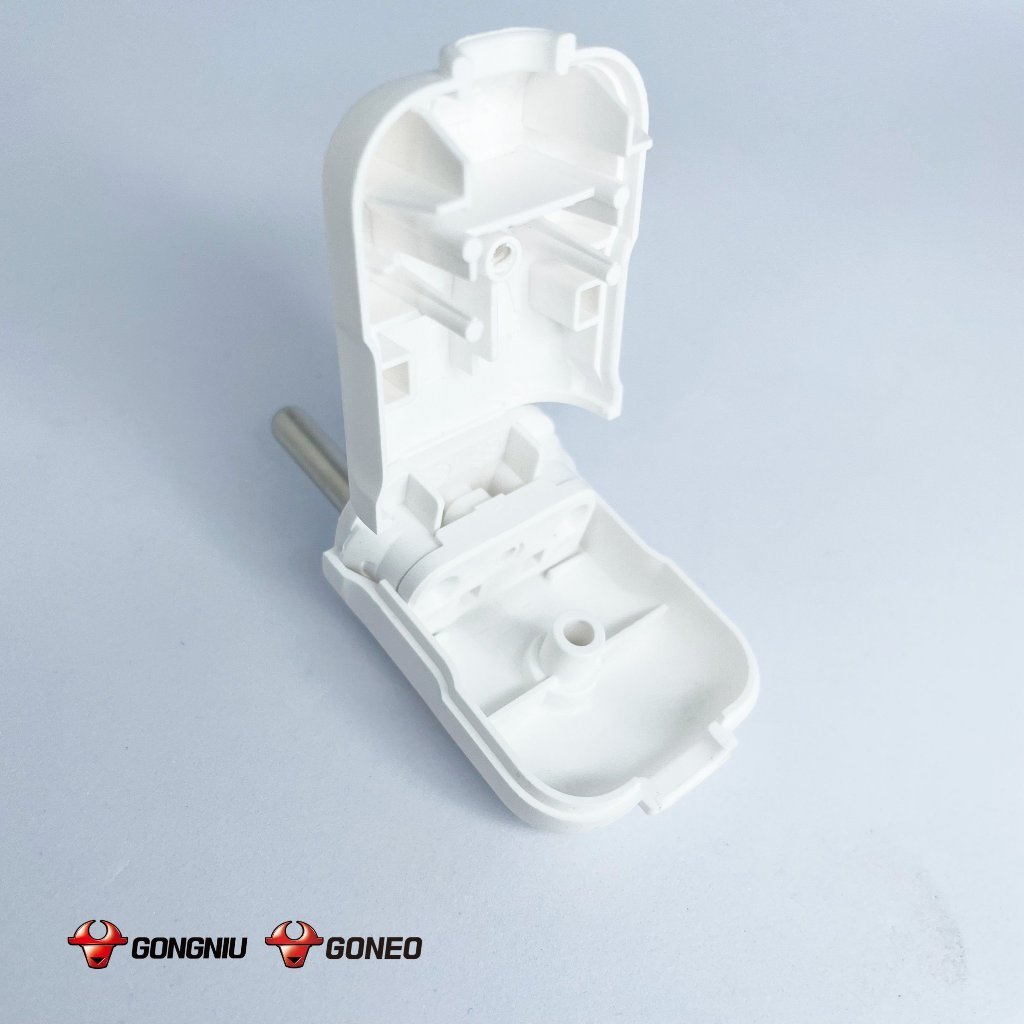 Phích Cắm Chân Tròn GONEO - 10L2 - Chính Hãng