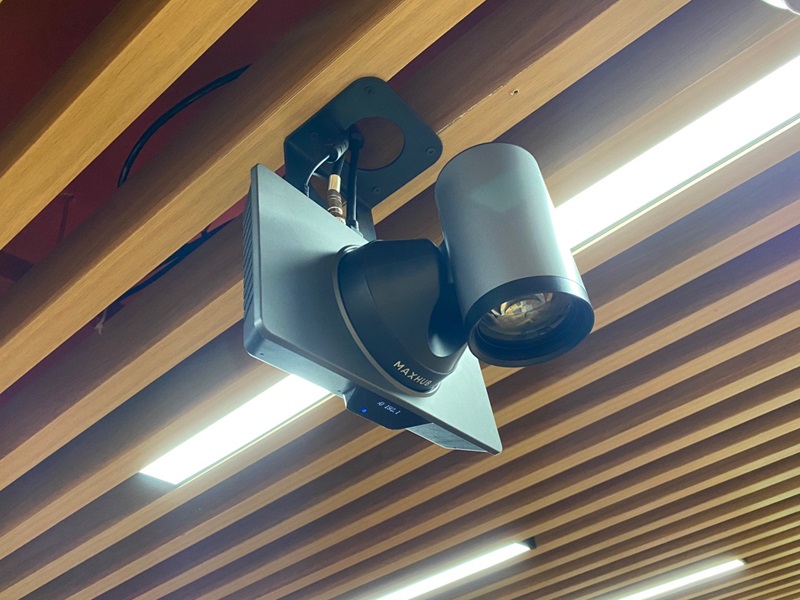 Lắp Đặt Hệ Thống Camera Trực Tuyến Maxhub UC P25 Tại Trung Tâm Sự Kiện Giải Trí