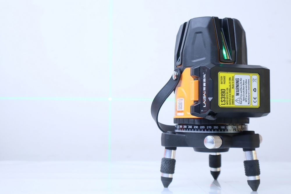 Máy cân mực laser 5 tia xanh Laisai LSG6860D