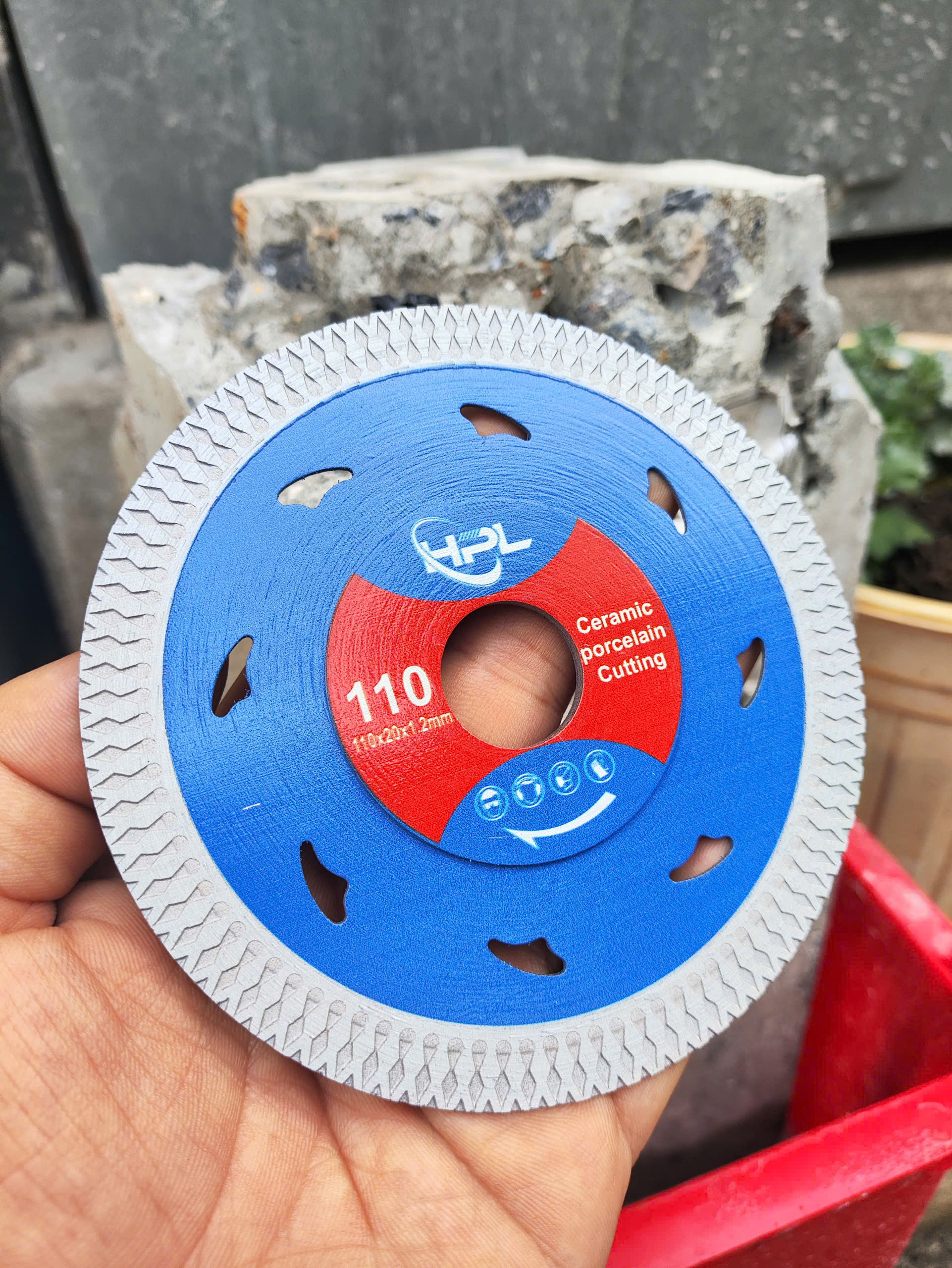 Lưỡi cắt gạch chống rung hiệu HPL 110*20*1.2mm