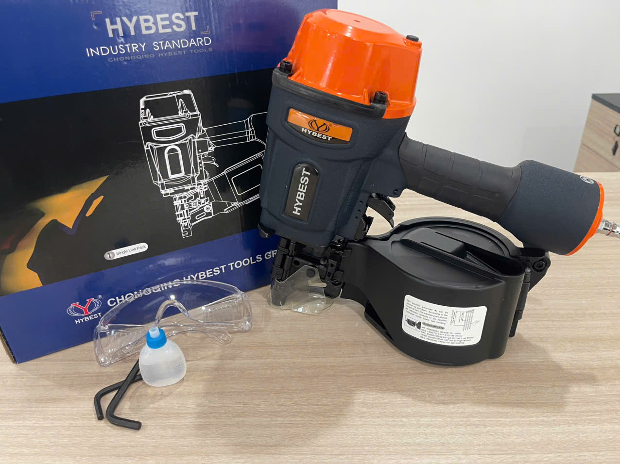 Máy đóng đinh cuộn cầm tay HYBEST, model HPCN70