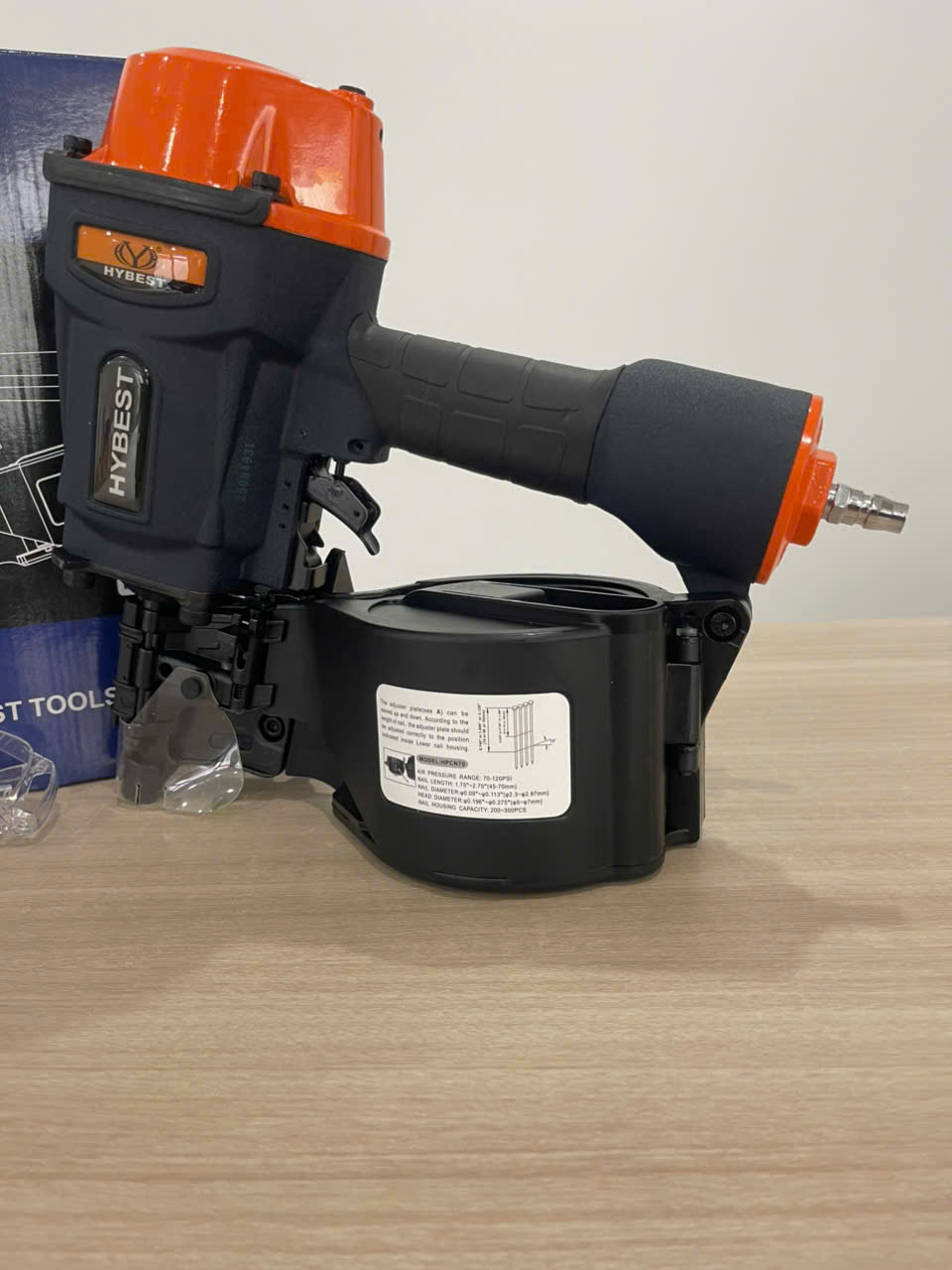Máy đóng đinh cuộn cầm tay HYBEST, model HPCN70