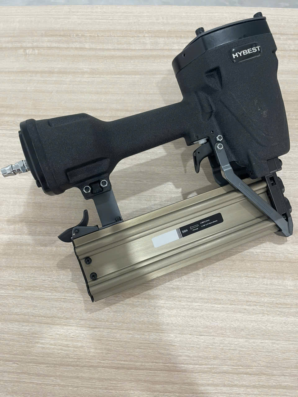 Máy đóng đinh bê tông cầm tay HYBEST, model ST64E